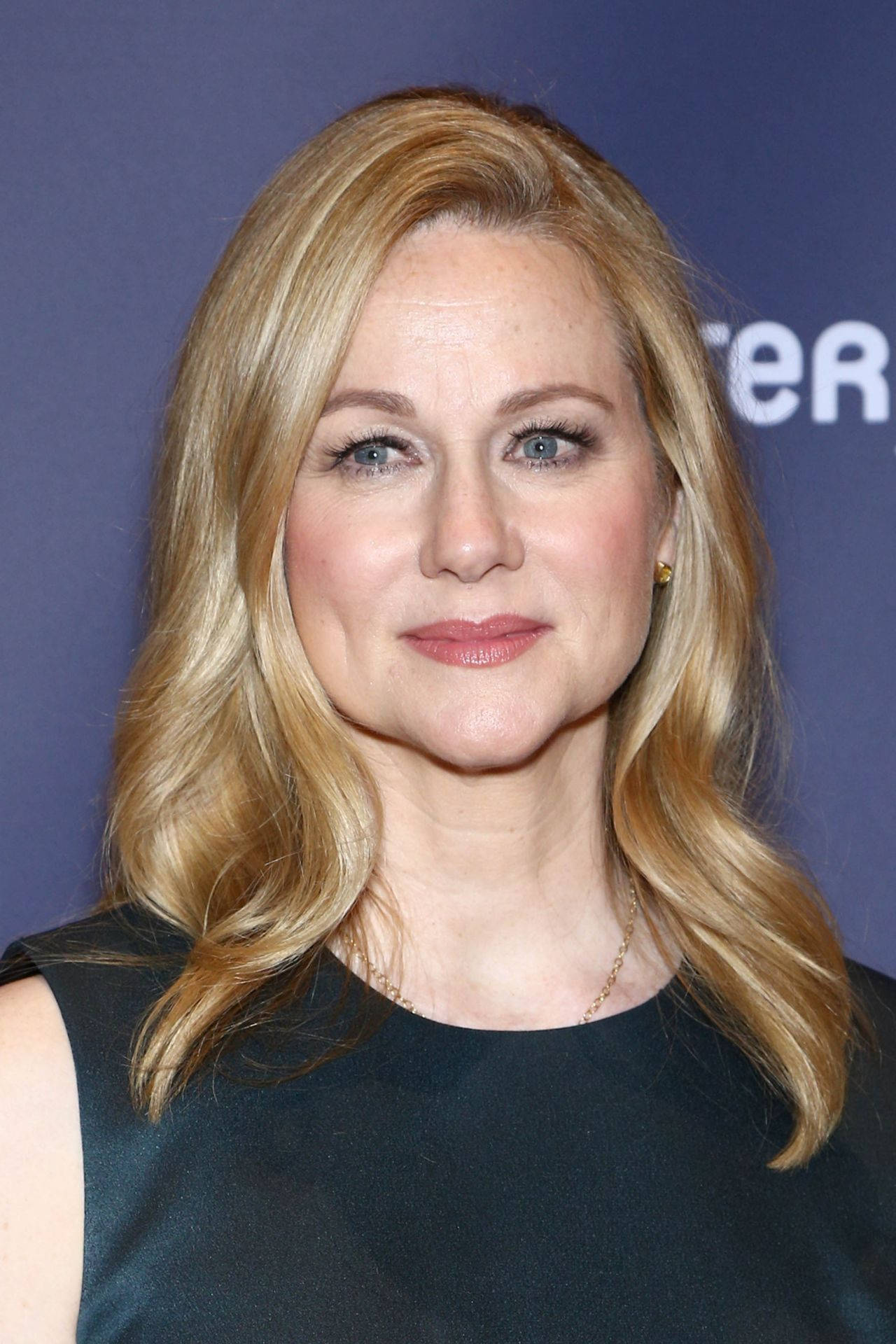 Laura Linney, blonde wavy hair, blue eyes, Full HD Phone Wallpaper