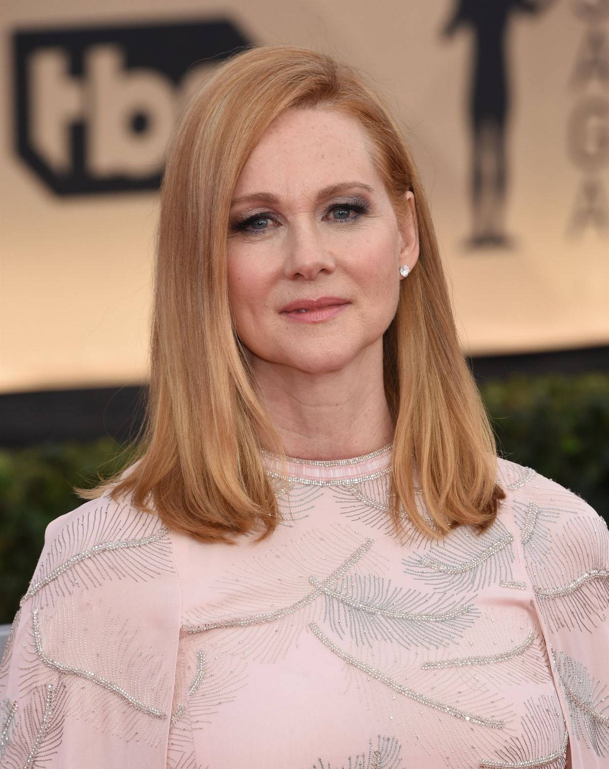 Laura Linney, pink beaded dress, red carpet event, HD Phone Wallpaper