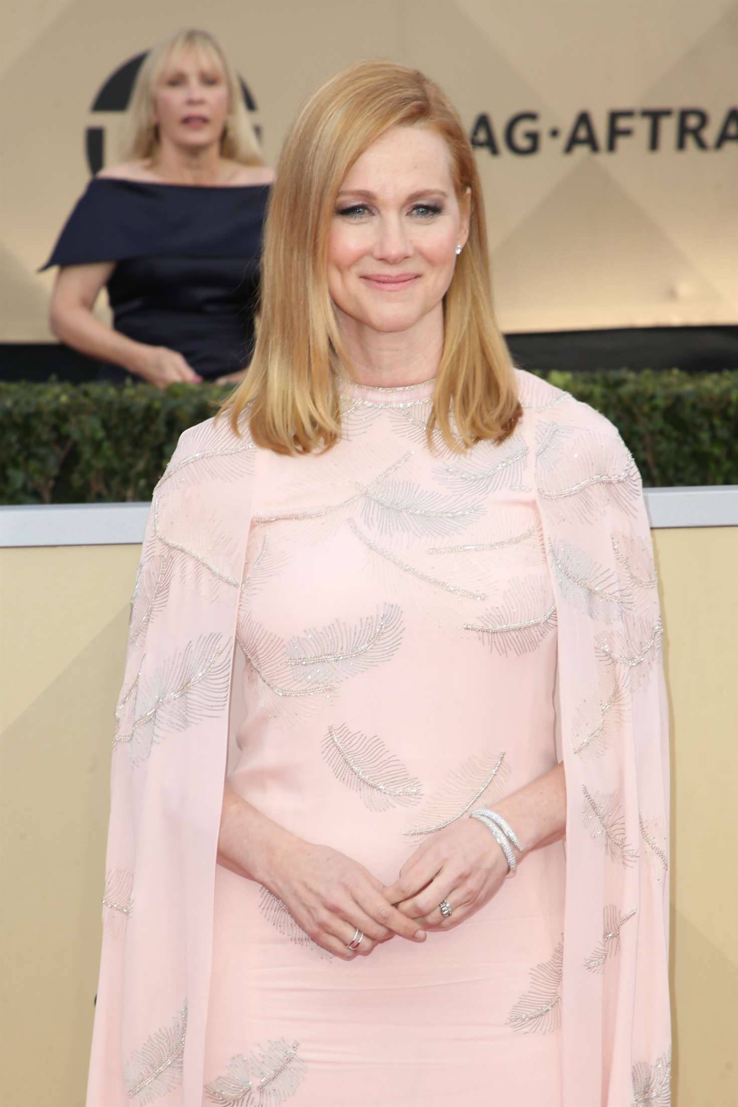 Laura Linney, pink cape couture gown, feather-embellished gown, Full HD Phone Wallpaper