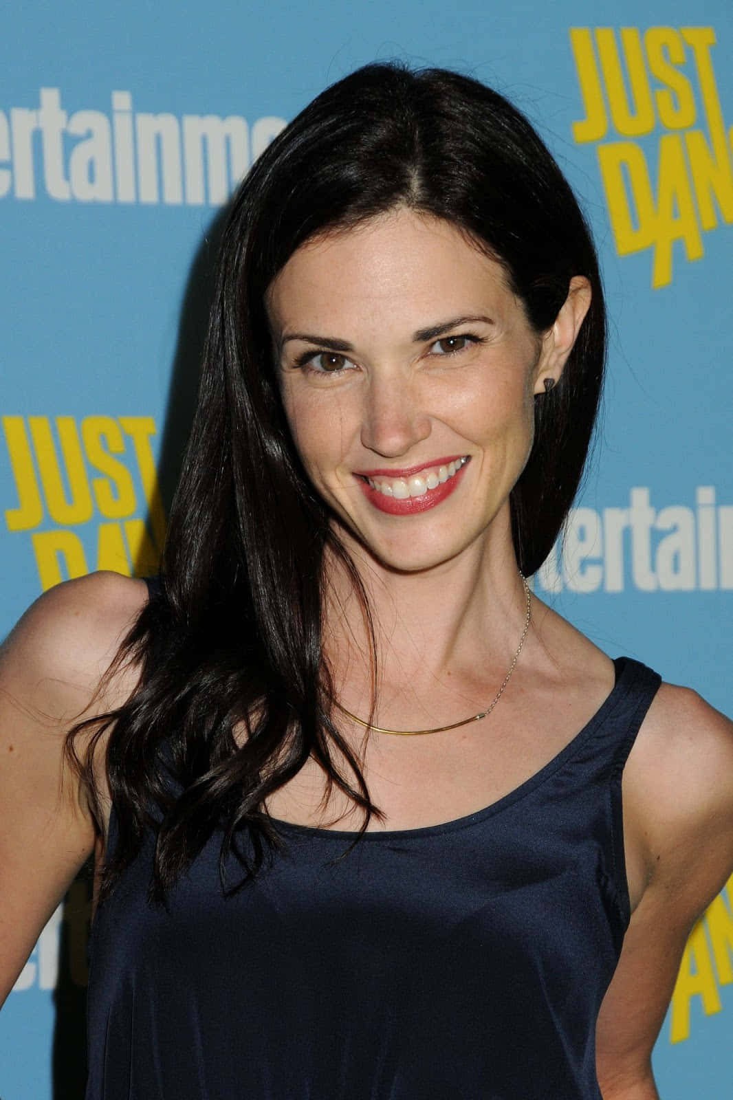 Laura Mennell, blue dress, Just Dance event backdrop, HD Phone Wallpaper
