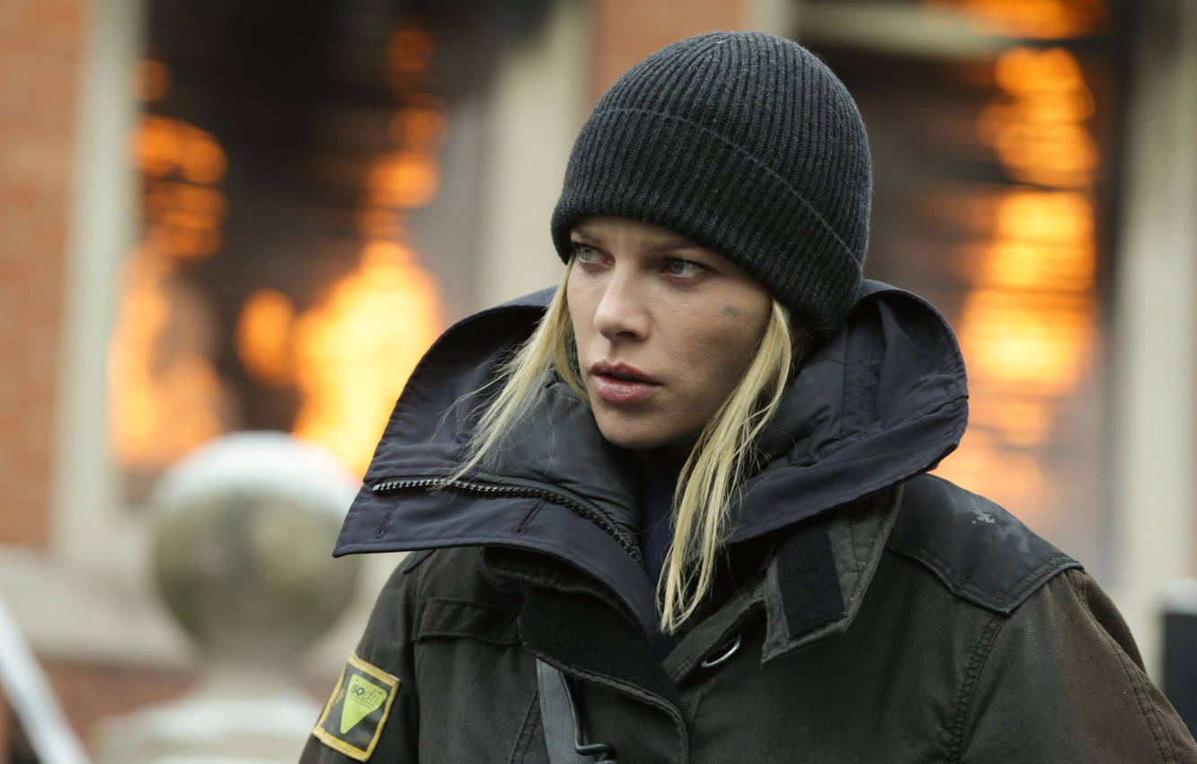Lauren German, blonde woman, dark beanie, HD Desktop Wallpaper