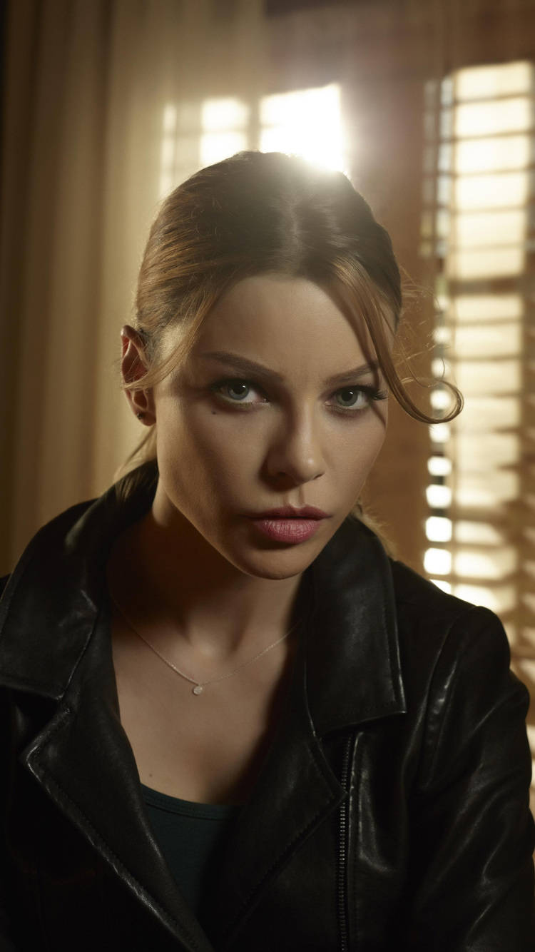 Lauren German, black leather jacket, sunlight, HD Phone Wallpaper