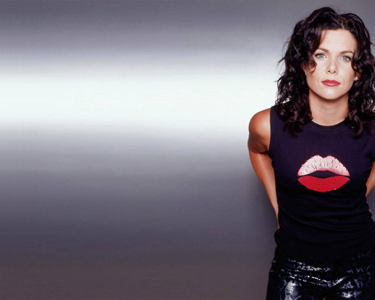 Lauren Graham, dark curly hair, black tank top, HD Desktop Wallpaper