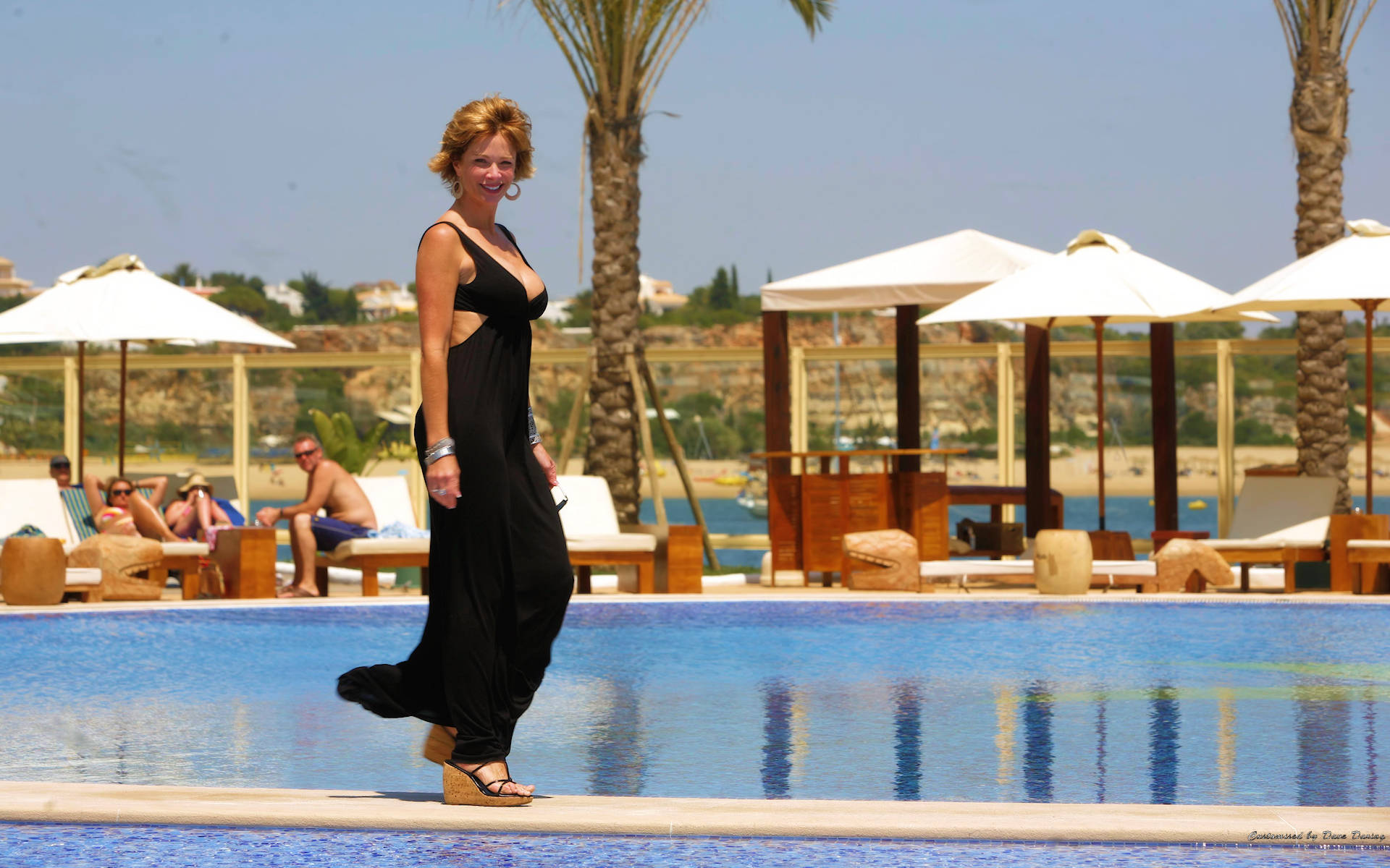 Lauren Holly, black dress, poolside, Full HD Desktop Wallpaper