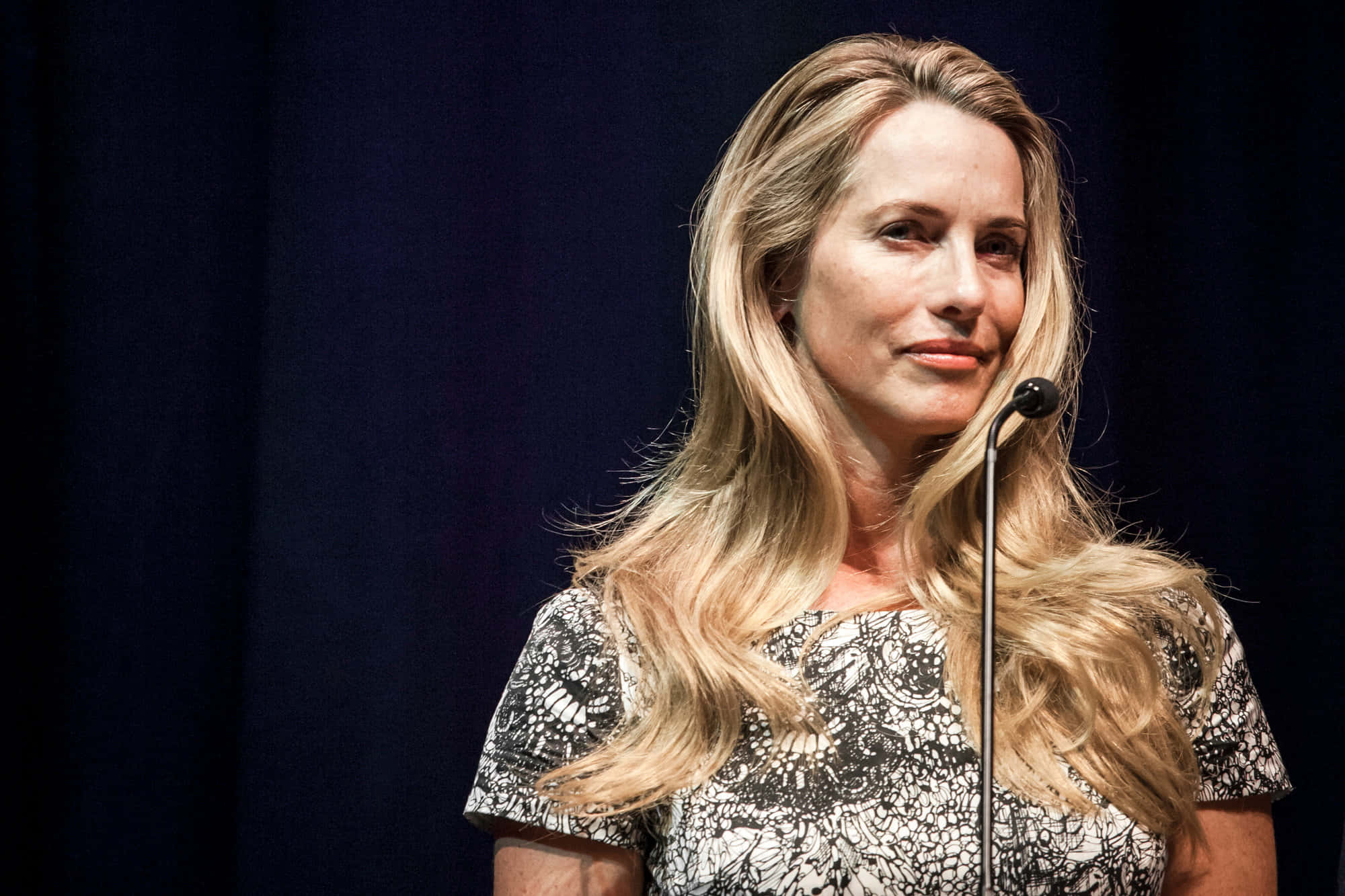 Laurene Powell Jobs, black and white patterned dress, dark blue curtain, Full HD Desktop Wallpaper
