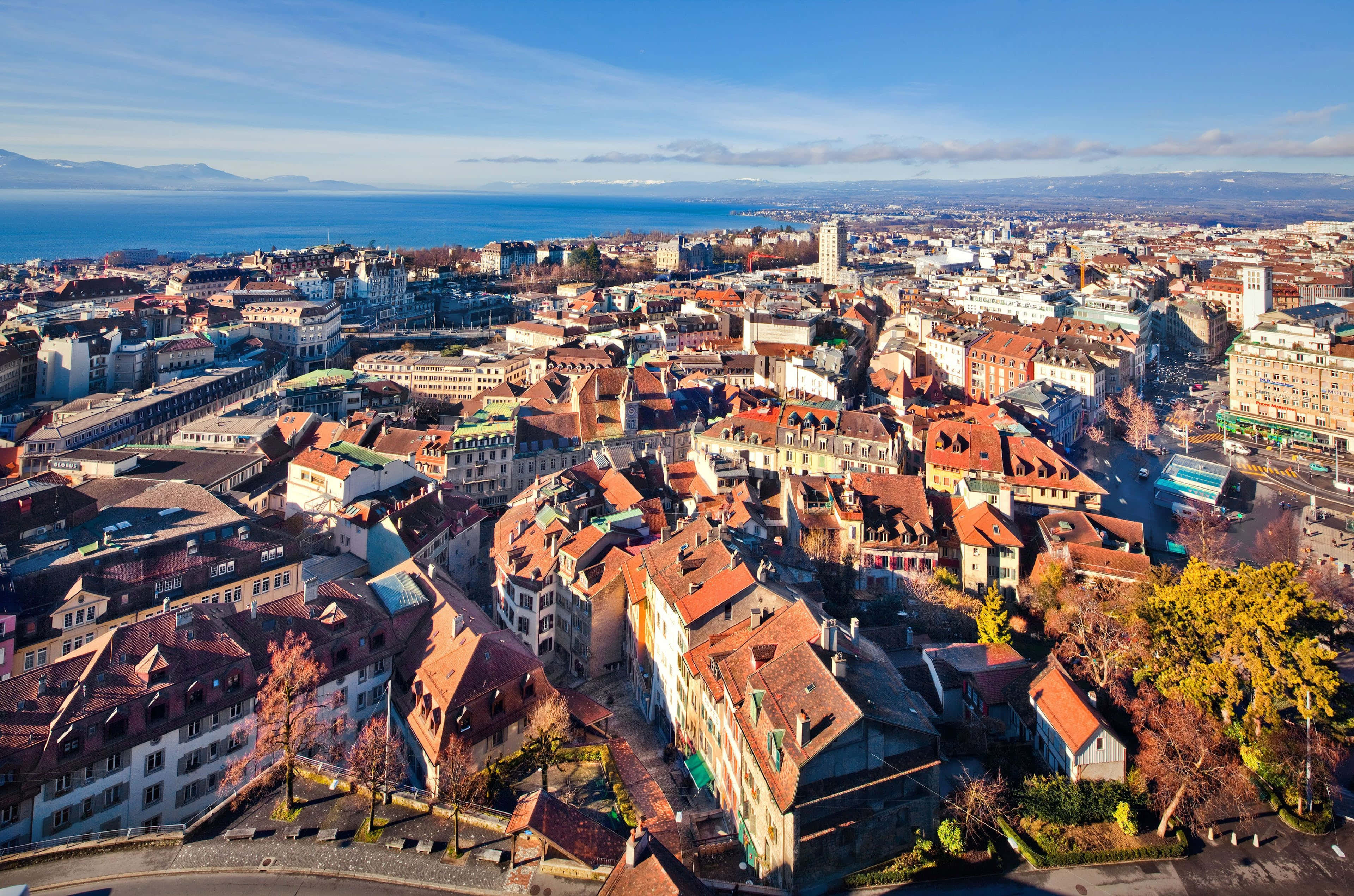 Lausanne, terracotta rooftops, vast blue lake, 4K Desktop Wallpaper