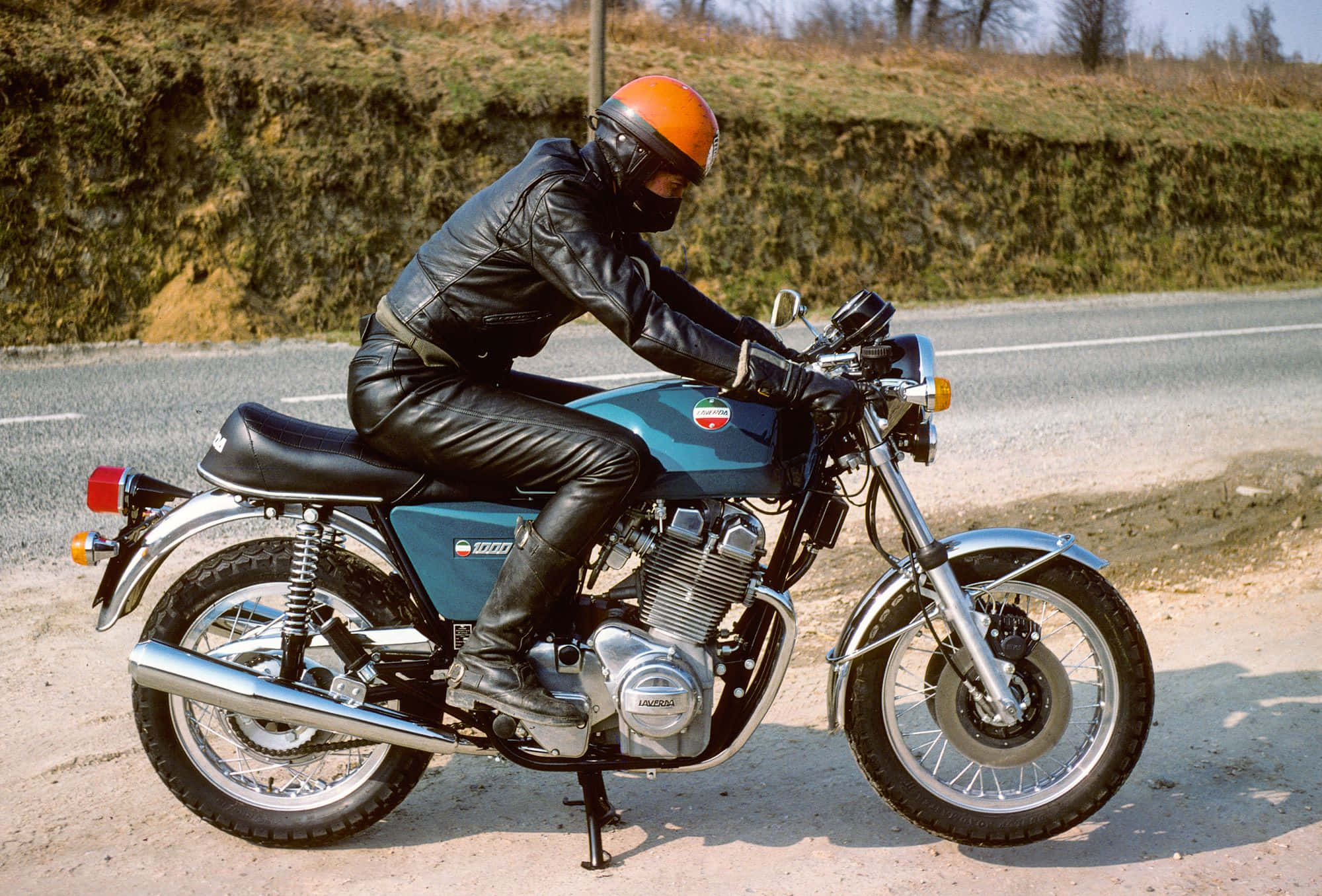 Laverda, teal and chrome vintage motorcycle, black leather, Full HD Desktop Wallpaper