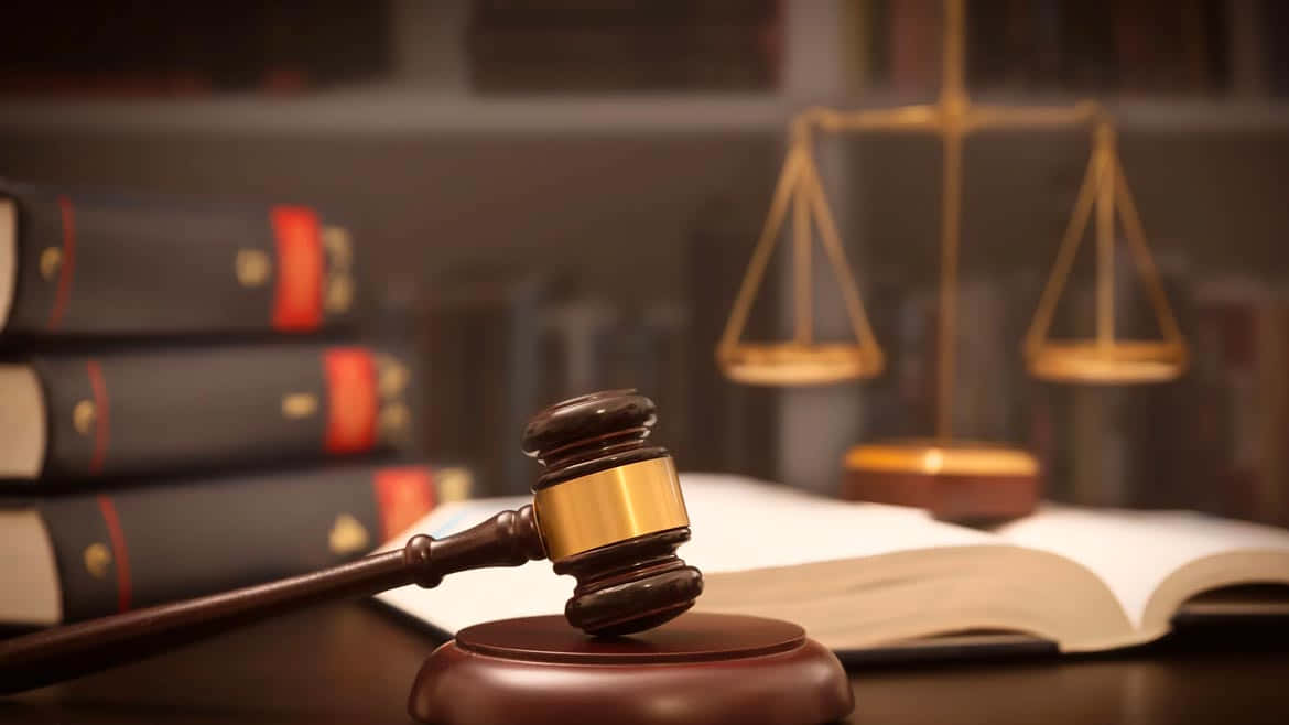 legislative justice gavel balance, wooden judge's gavel, law book, SD Desktop Wallpaper