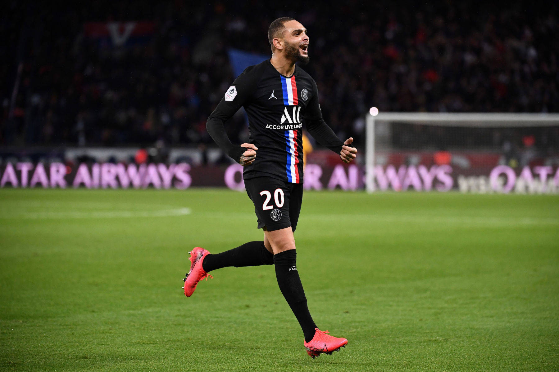 Layvin Kurzawa, 20 Red, black jersey, HD Desktop Wallpaper