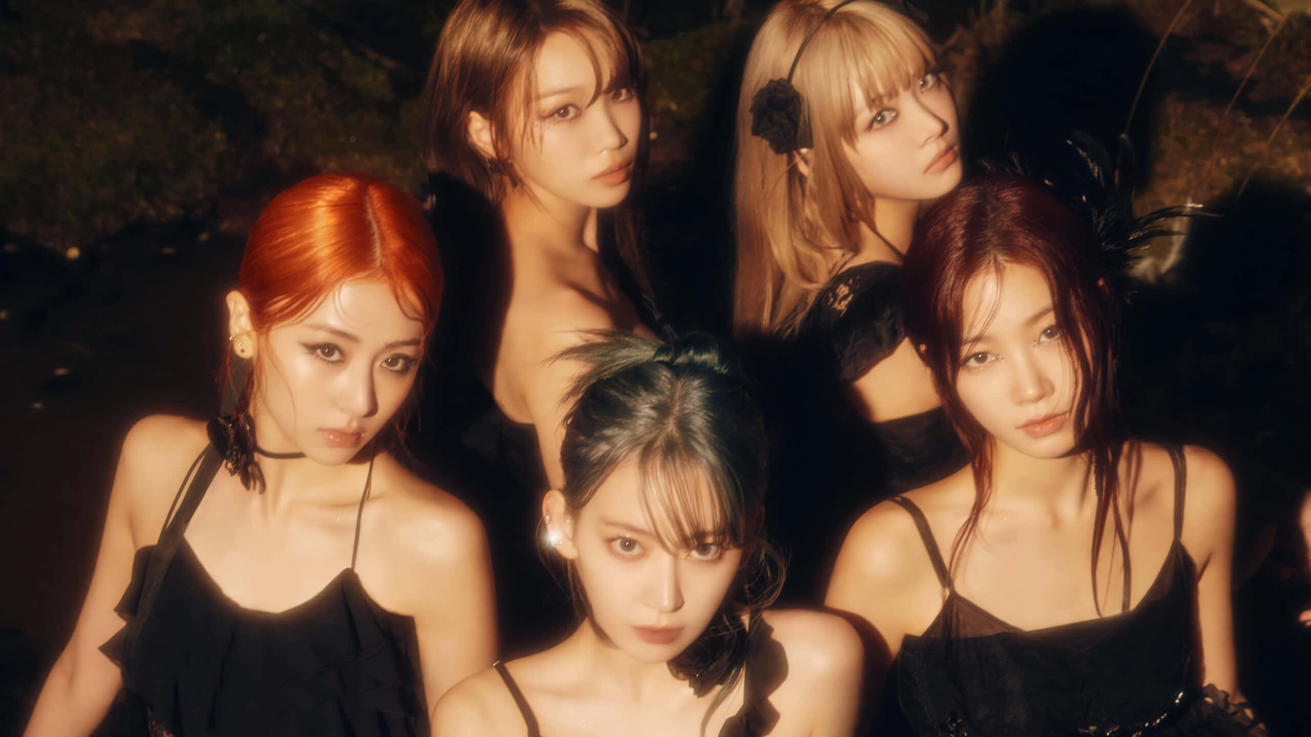 Le Sserafim, vibrant hair colors, black dresses, 2K Desktop Wallpaper