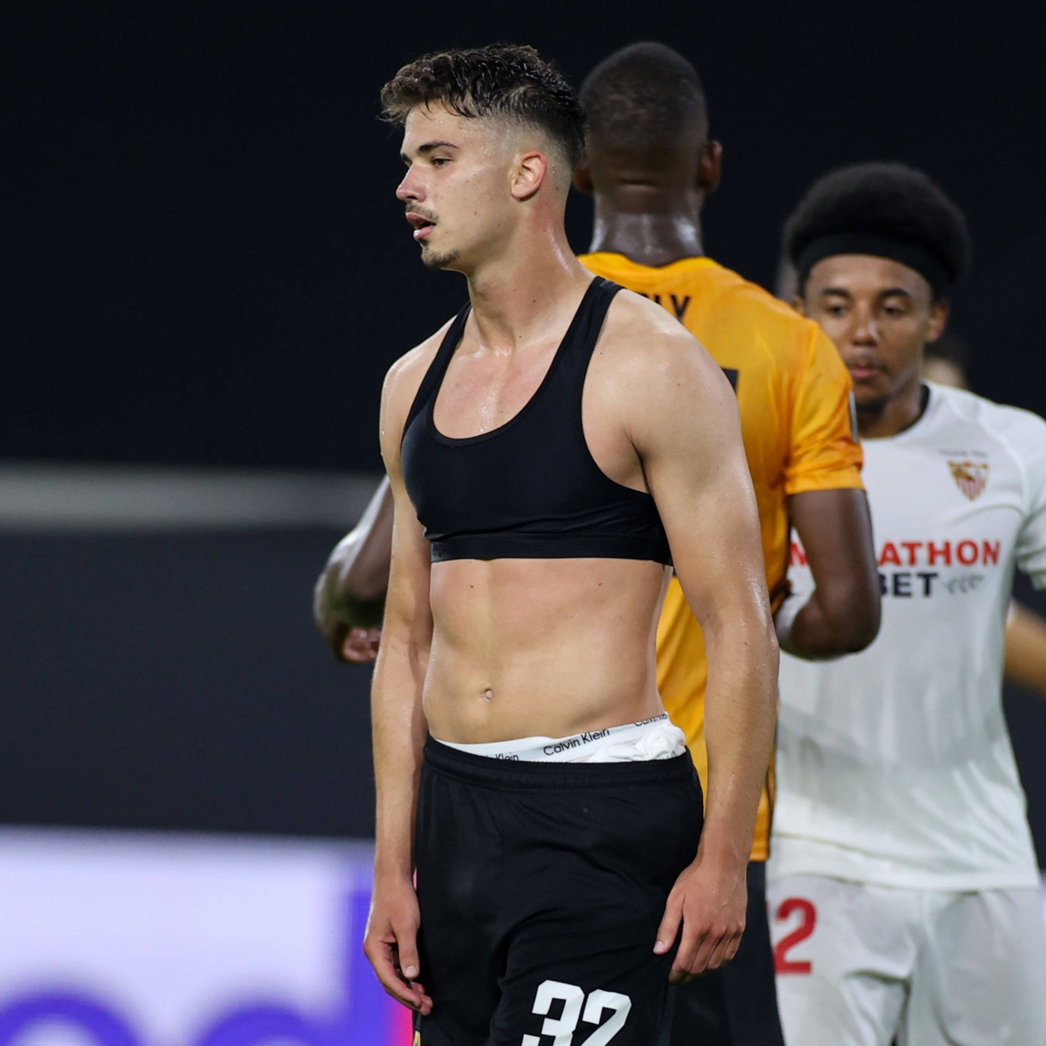 Leander Dendoncker, black, 32, 2K Desktop Wallpaper