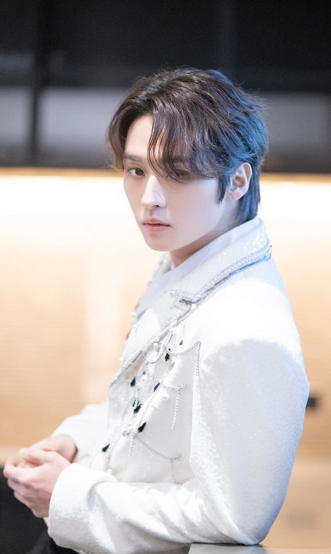 Lee Know, white jacket, sparkling, Full HD Phone Wallpaper