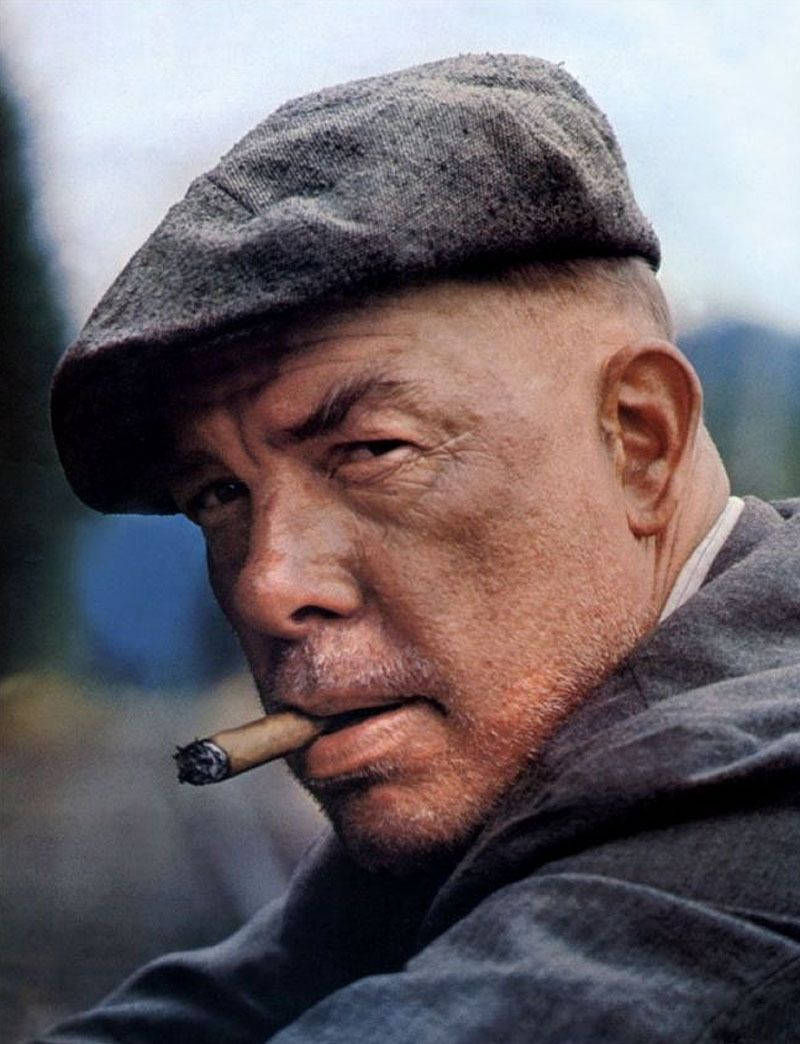 Lee Marvin, gray flat cap, cigar, SD Phone Wallpaper
