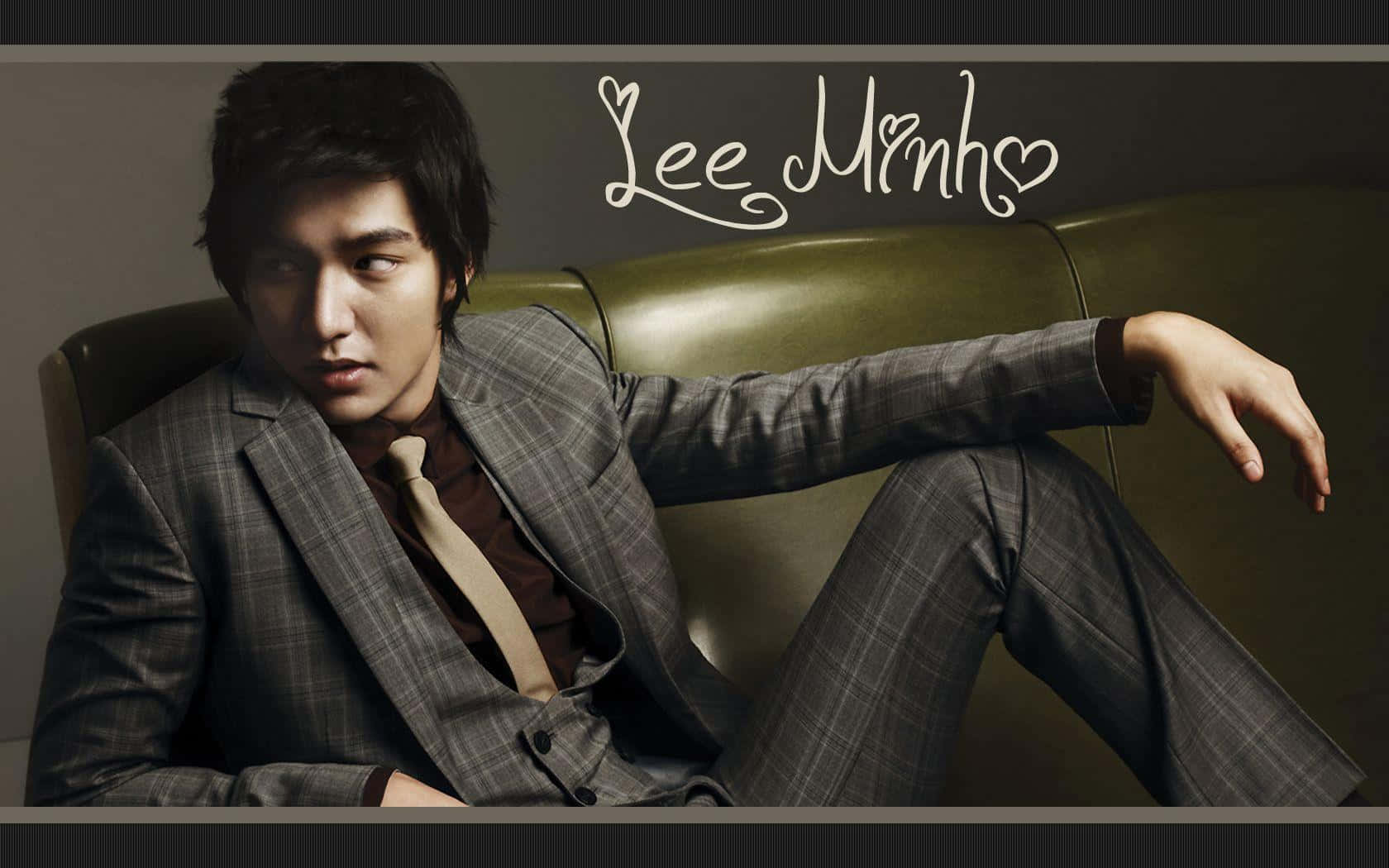 Lee Min Ho, gray plaid suit, green leather couch, HD Desktop Wallpaper