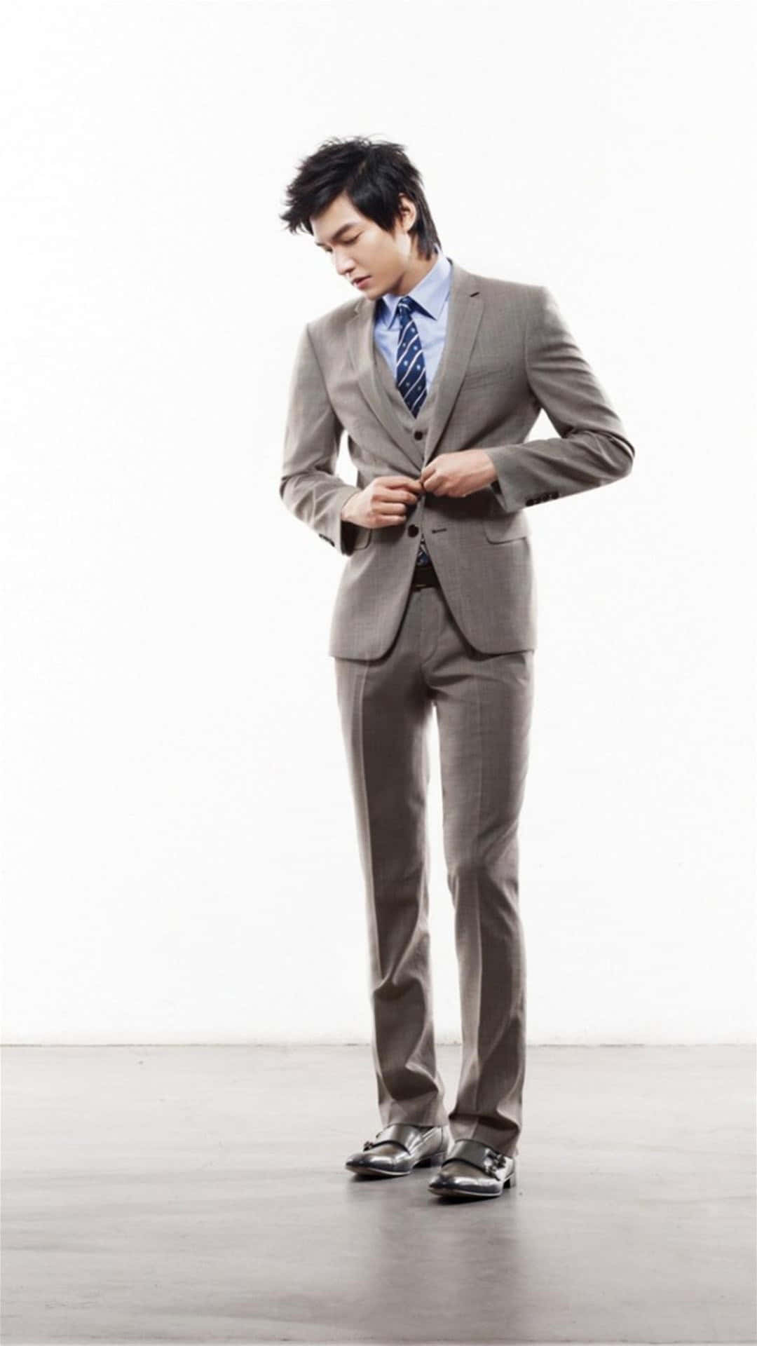 Lee Min Ho, tailored gray suit, stark white studio backdrop, Full HD Phone Wallpaper