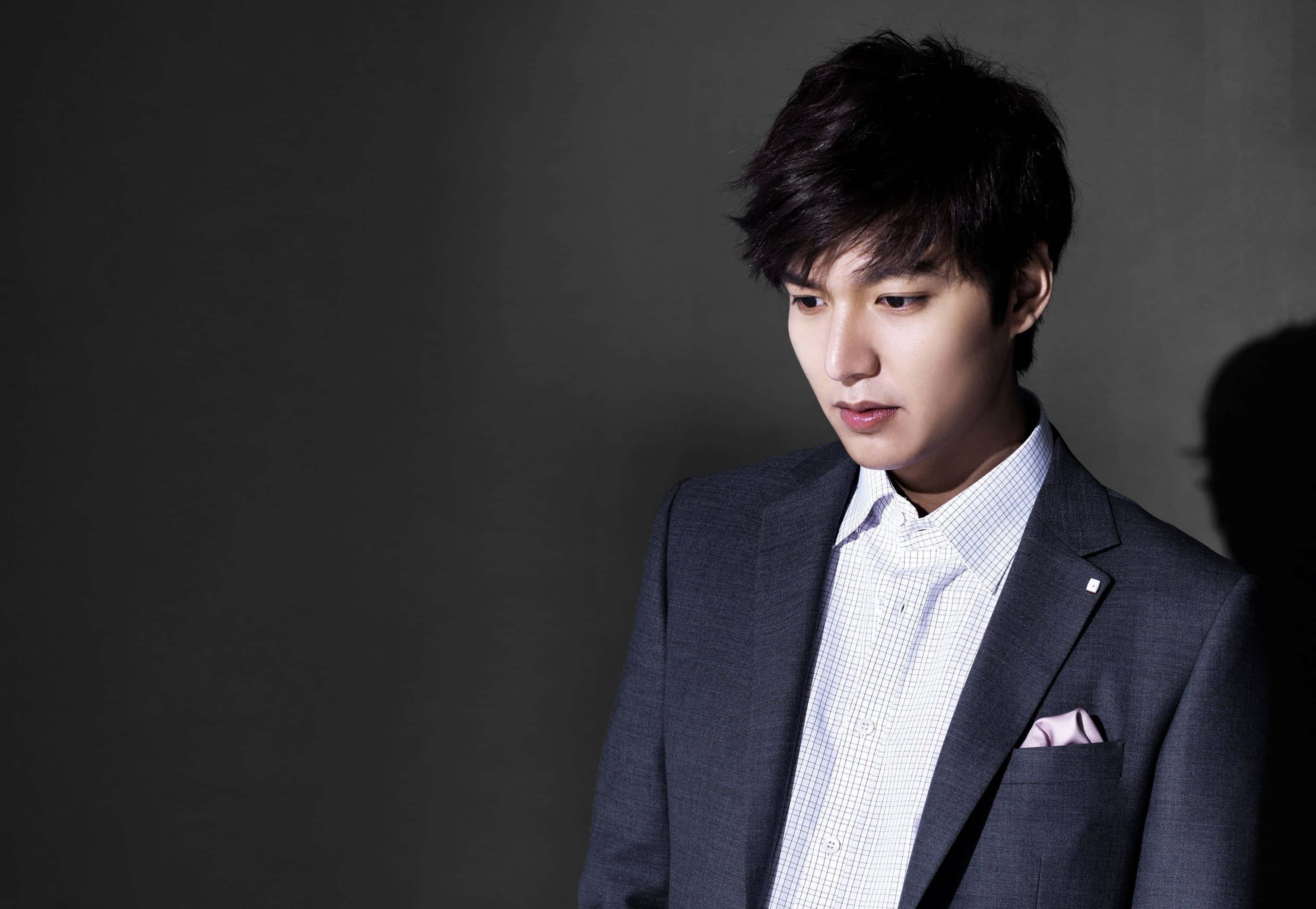 Lee Min Ho, gray suit, checkered shirt, 2K Desktop Wallpaper