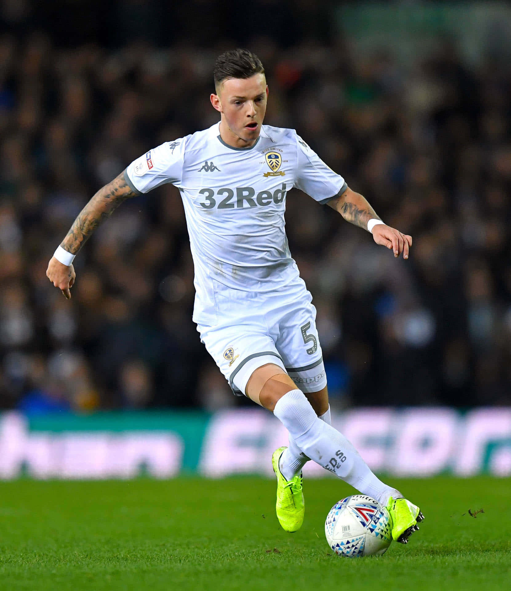 Leeds United, white kit, vibrant green pitch, Full HD Phone Wallpaper