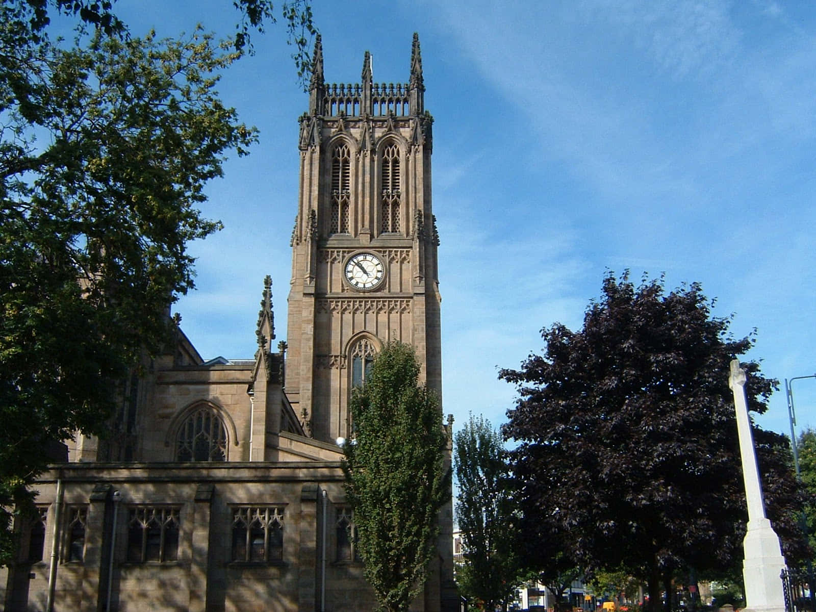 Leeds cityscape, twilight, tall stone Gothic church tower, HD Desktop Wallpaper