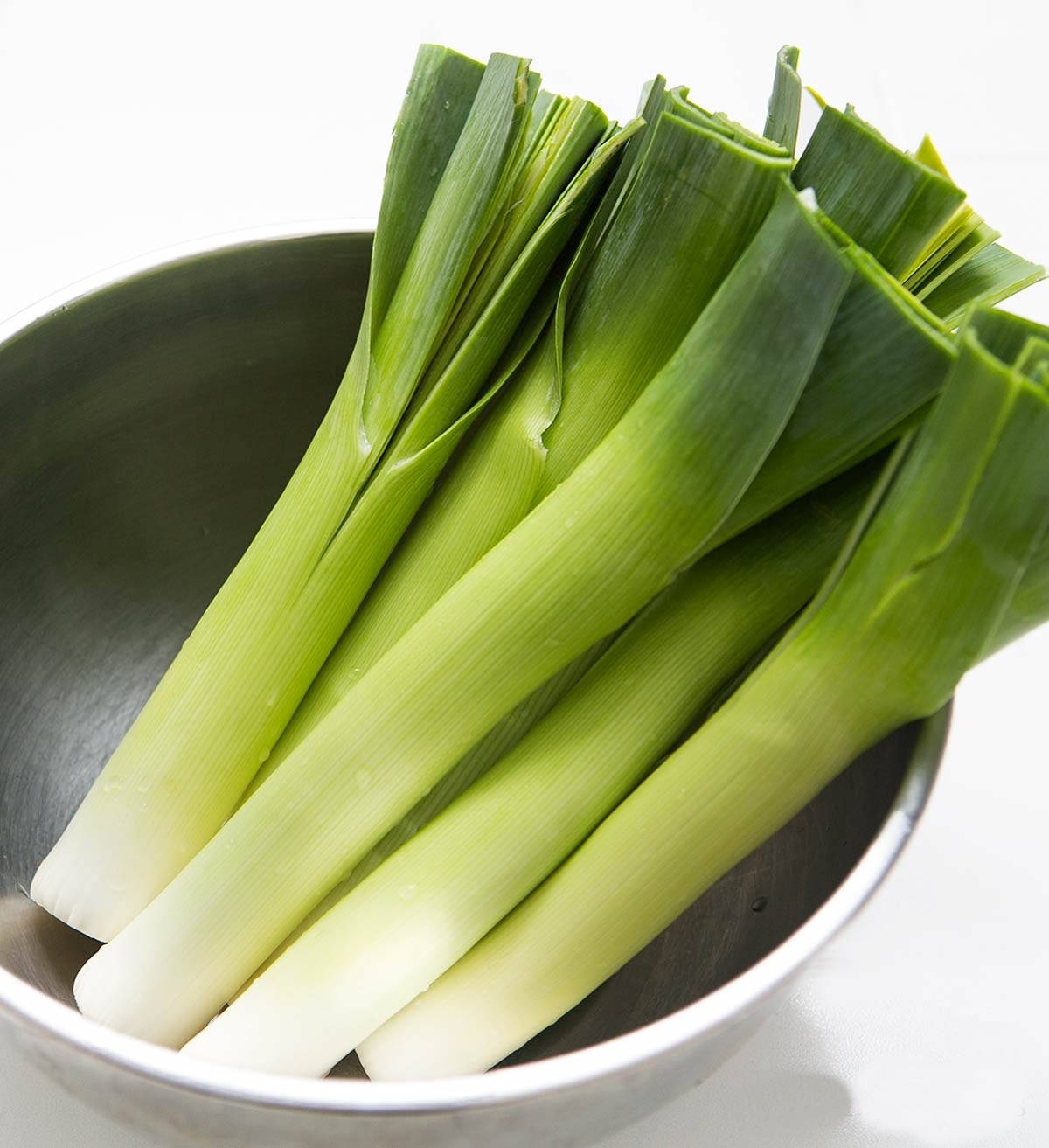 leek, metallic bowl, bright white background, HD Phone Wallpaper