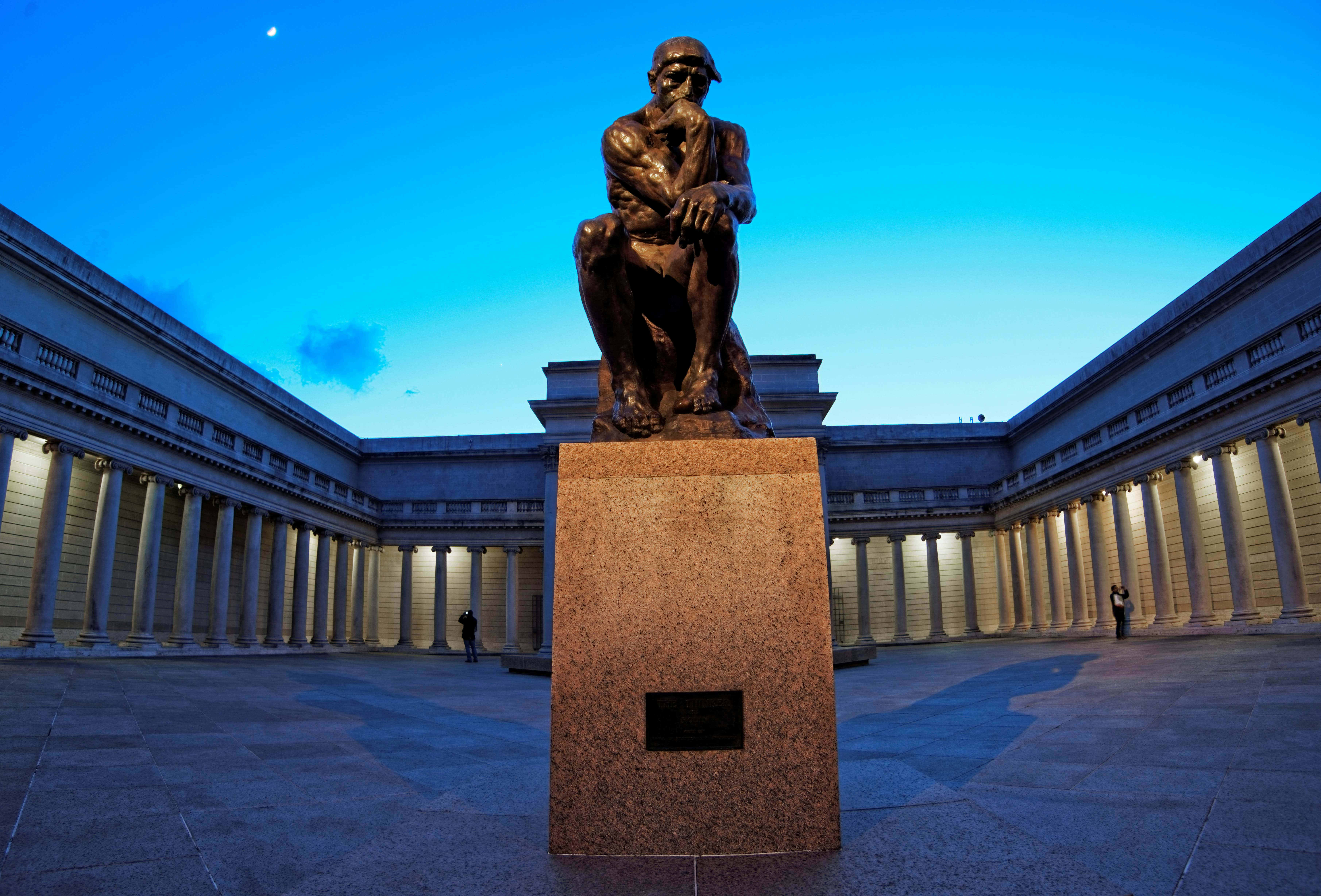 Legion Of Honor, bronze thinker statue, granite pedestal, 5K Desktop Wallpaper