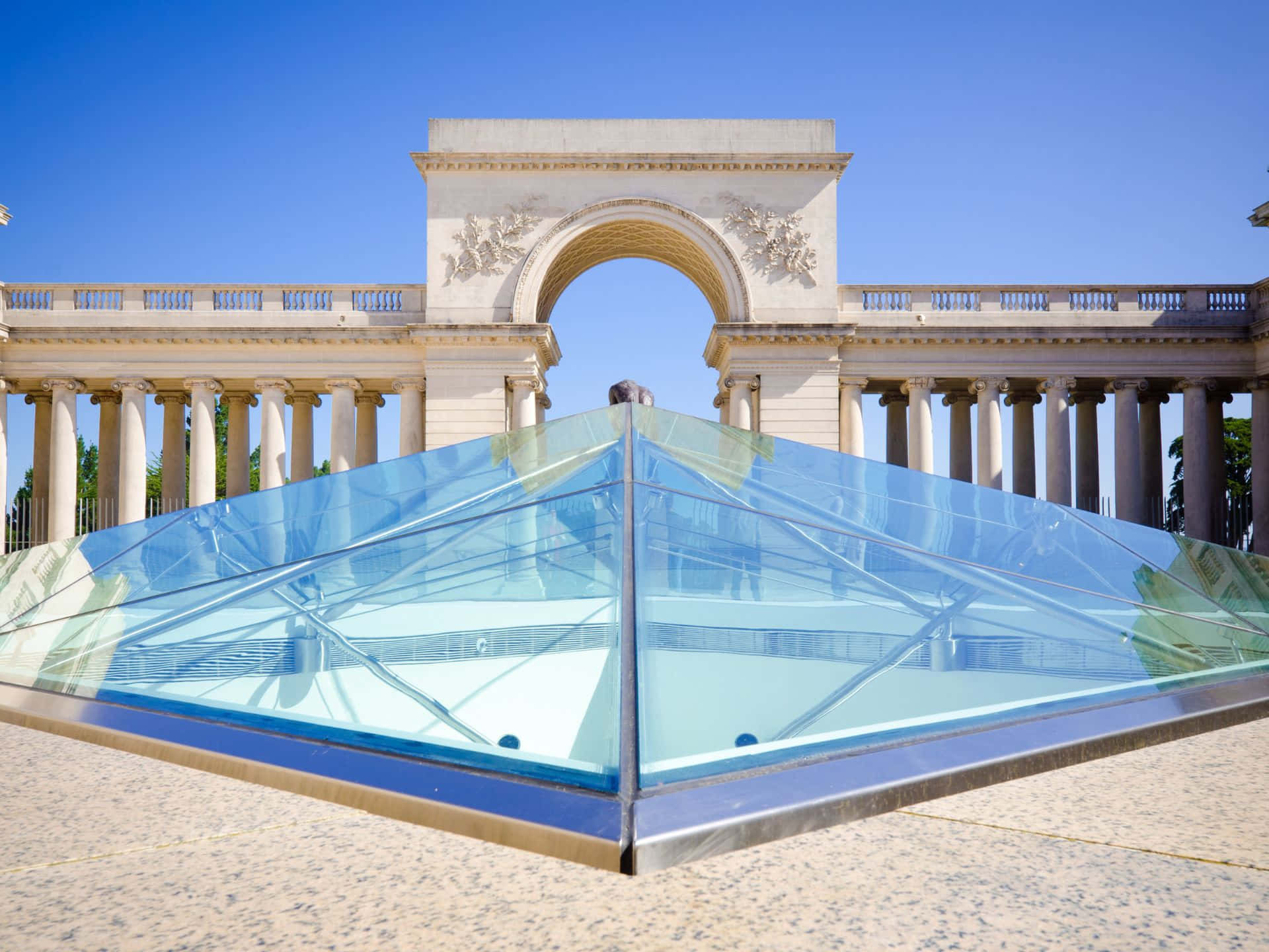 Legion Of Honor, glass pyramid, neoclassical archway, Full HD Desktop Wallpaper