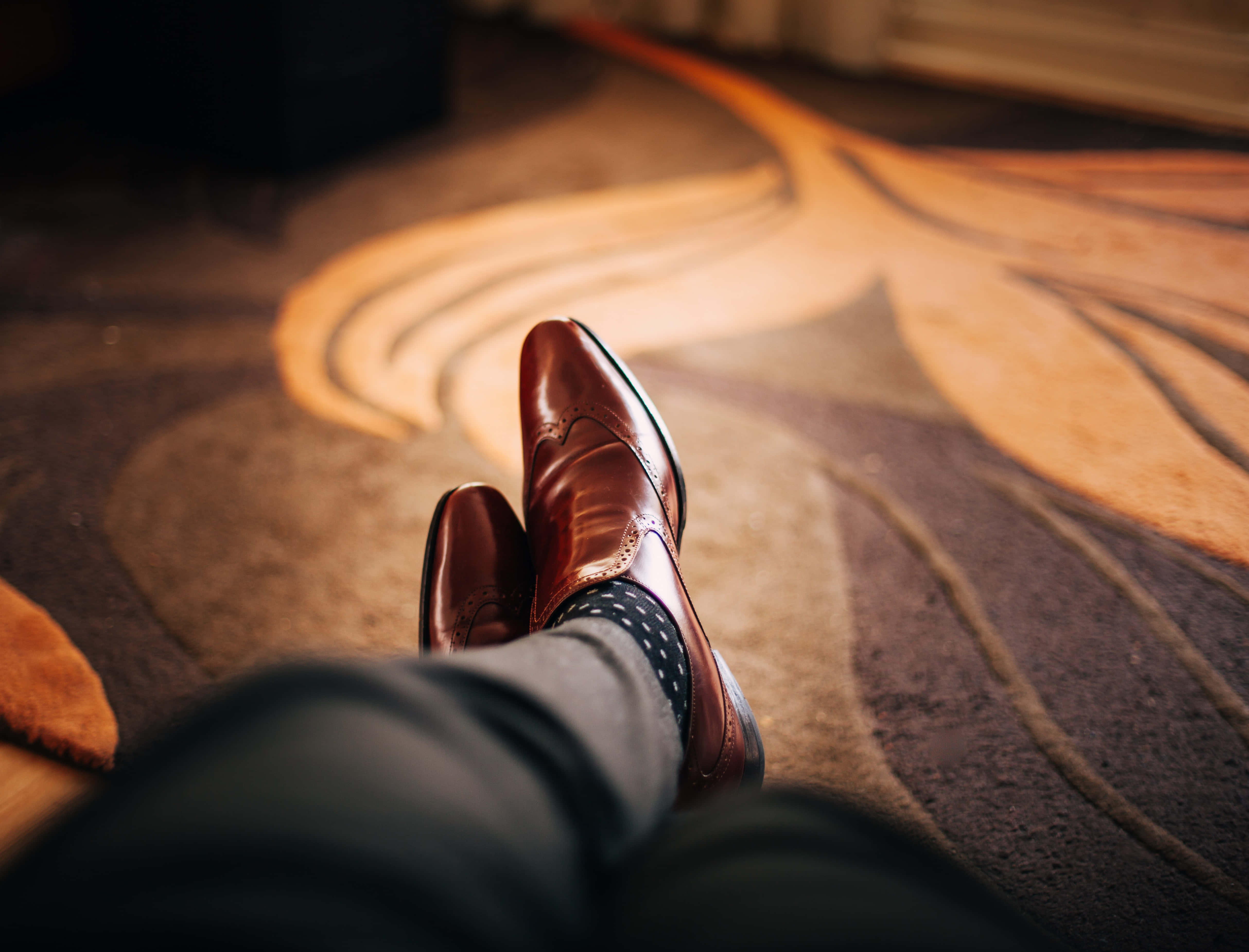 brown brogue shoes, polished brown brogue shoes, patterned carpet, 4K Desktop Wallpaper