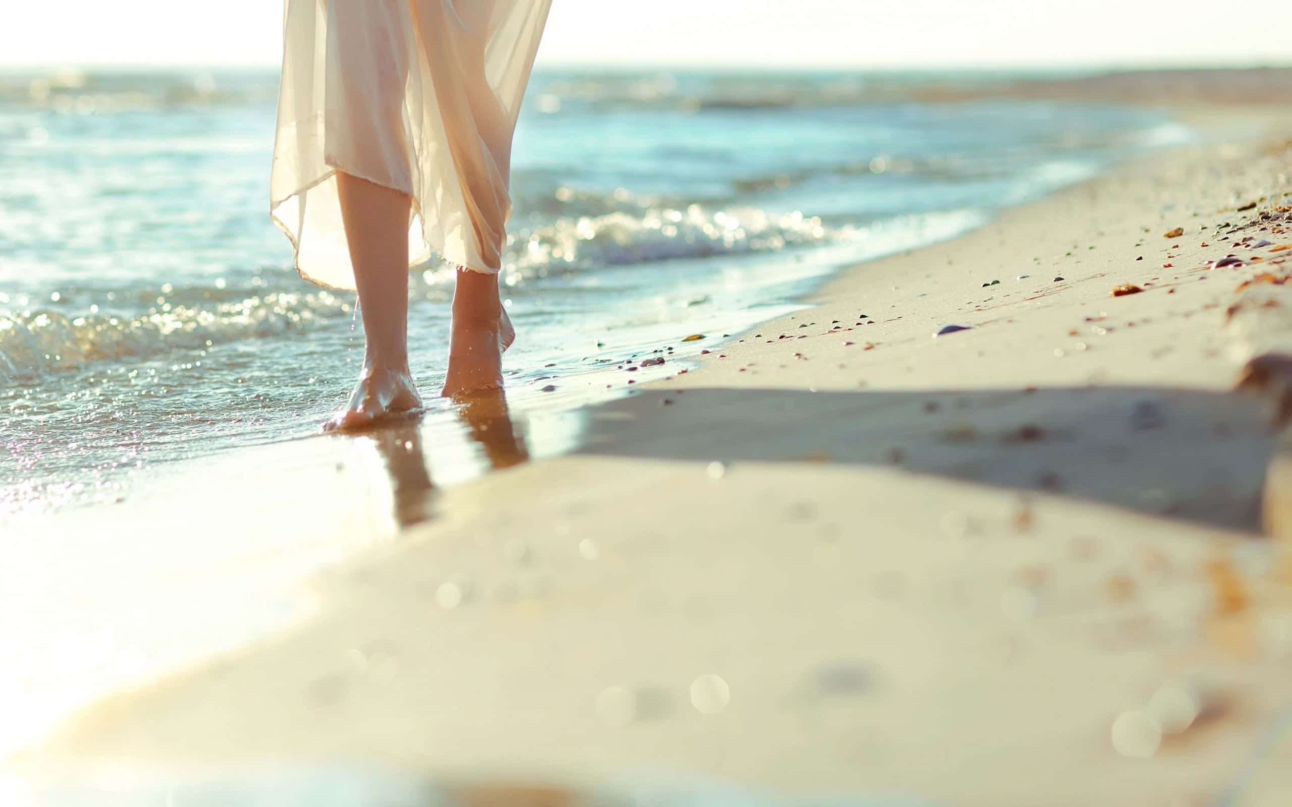 beachside stroll, barefoot legs, sunlit beach, 2K Desktop Wallpaper