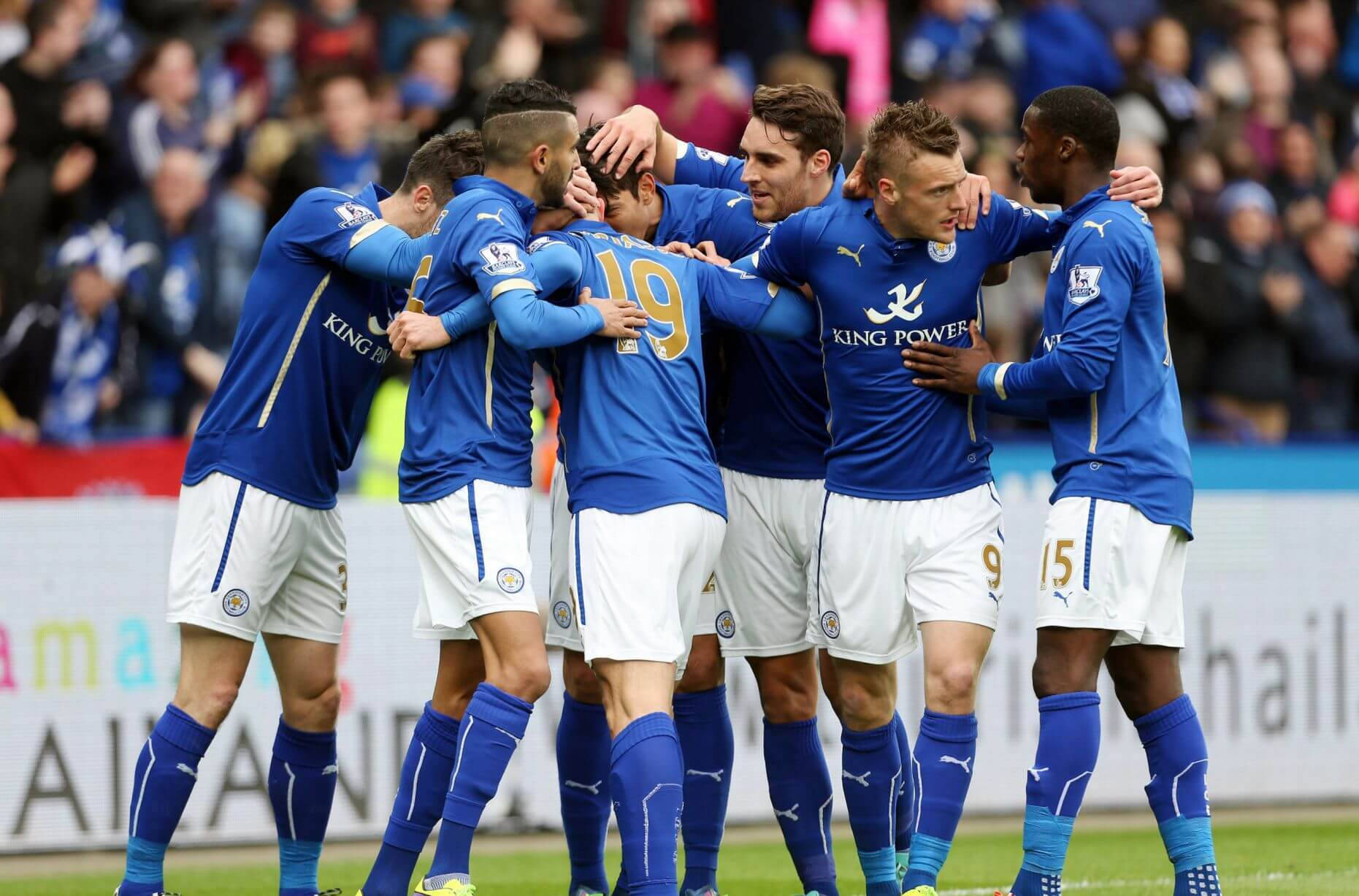 Leicester City, blue jerseys, green pitch, HD Desktop Wallpaper