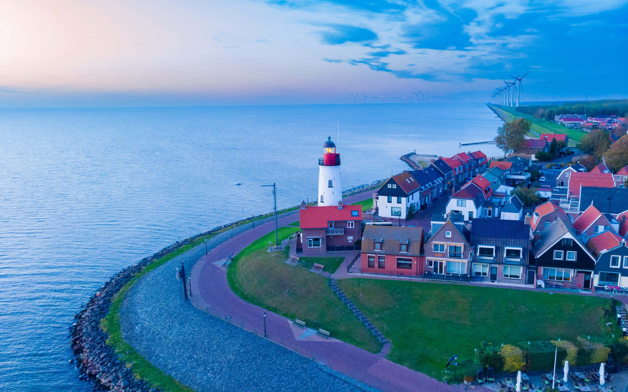 Lelystad, coastal lighthouse, dusk, 2K Desktop Wallpaper
