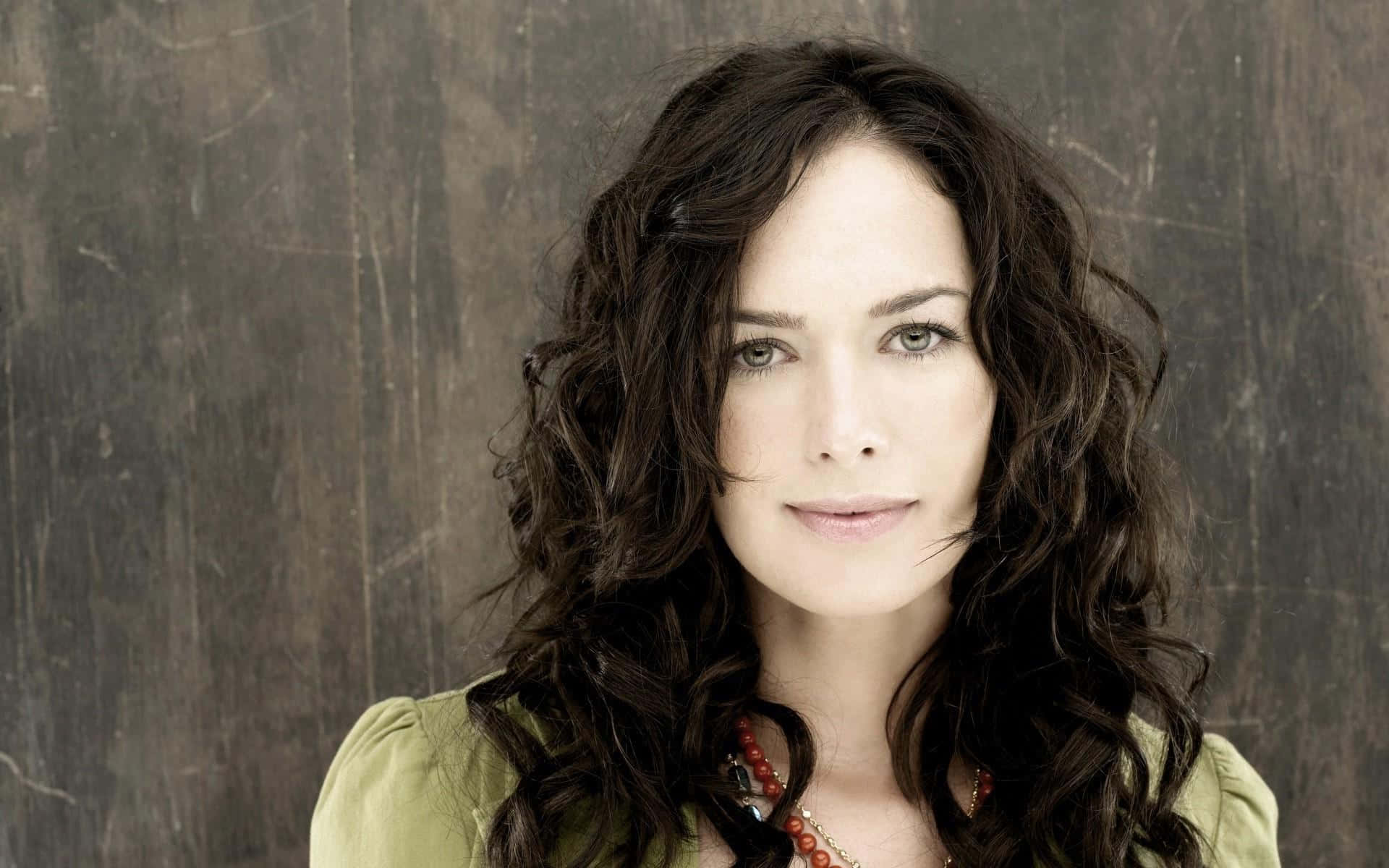 Lena Headey, dark wavy hair, green eyes, Full HD Desktop Wallpaper