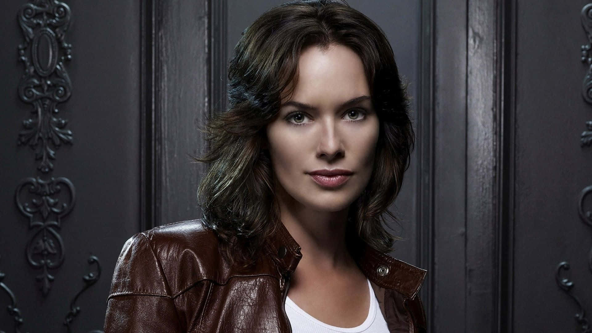 Lena Headey, brown leather jacket, wavy brown hair, Full HD Desktop Wallpaper