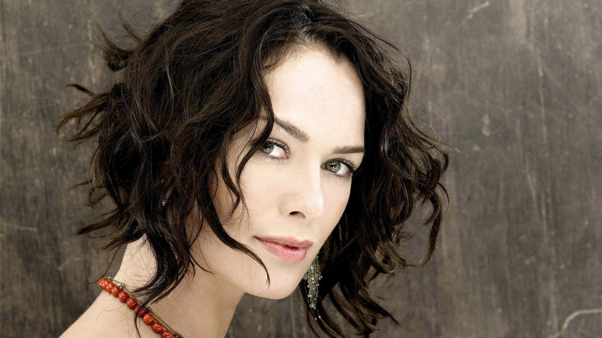 Lena Headey, dark wavy hair, green eyes, Full HD Desktop Wallpaper