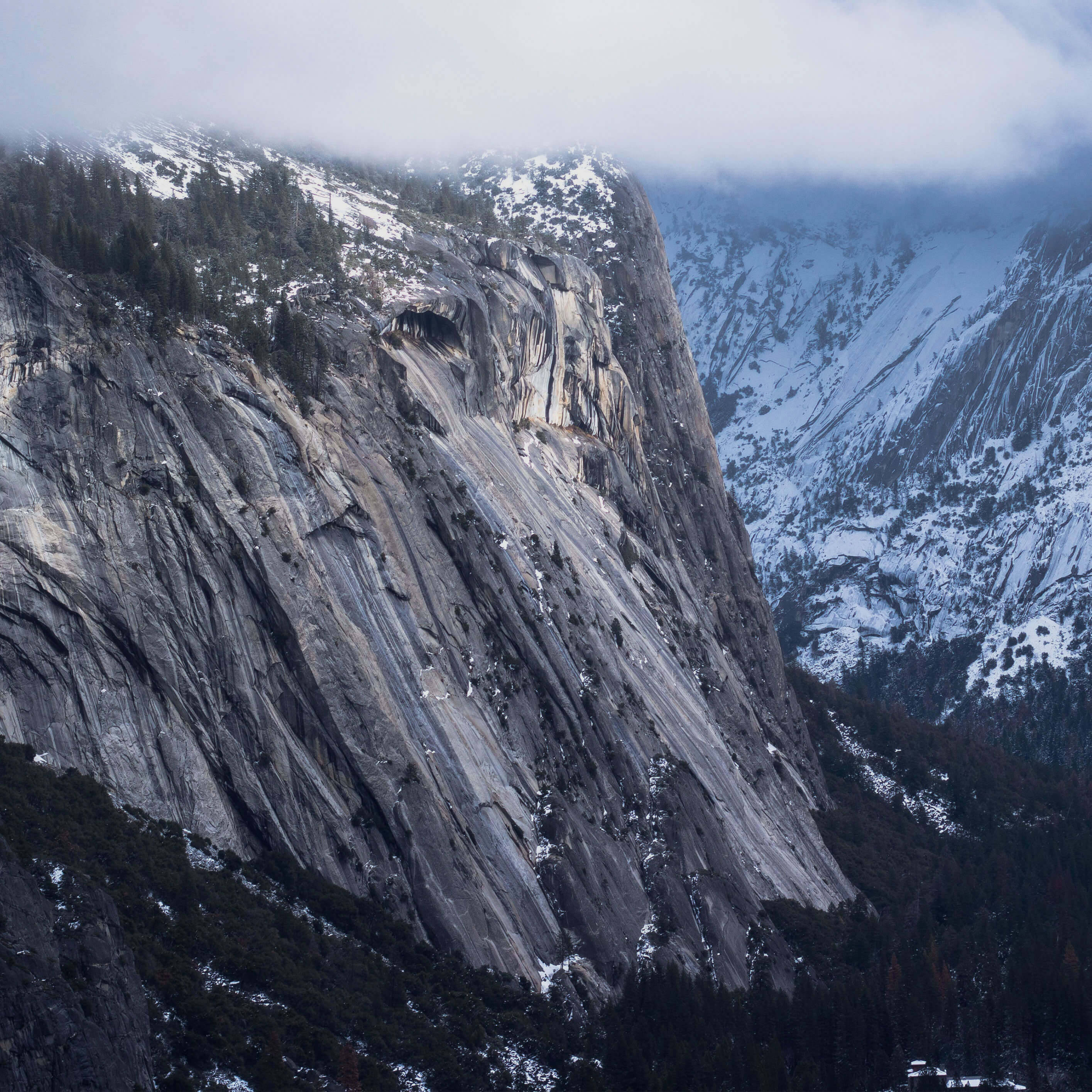 mountains, granite cliff face, snow, 2K Desktop Wallpaper