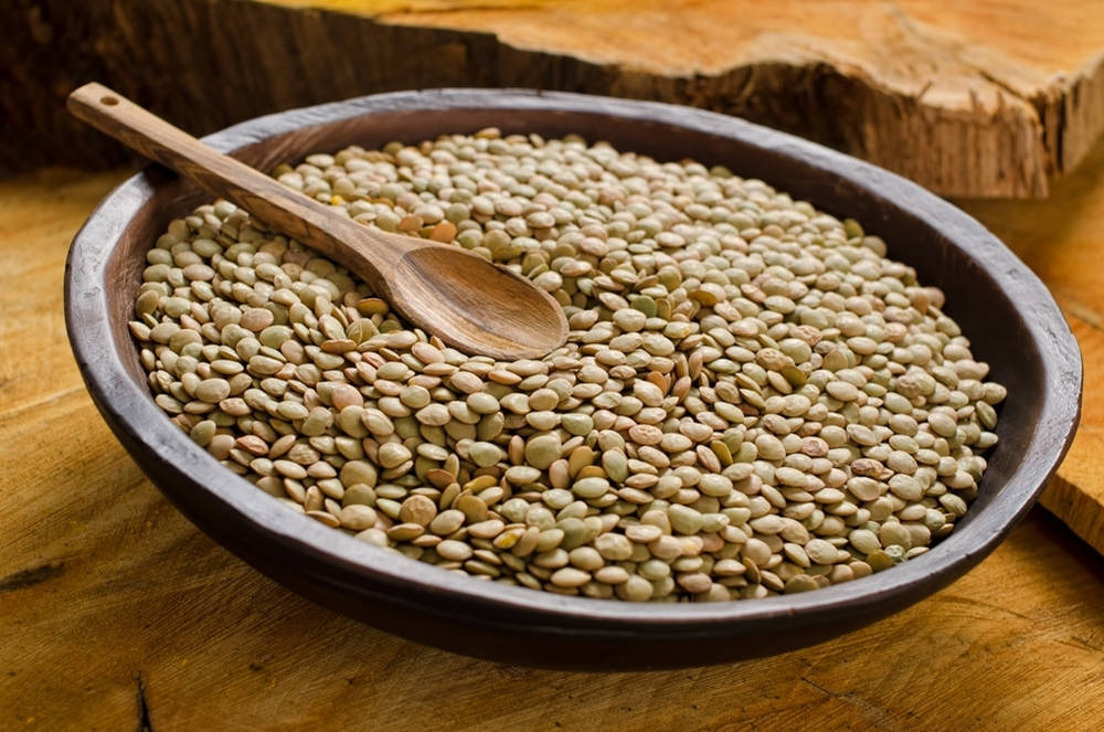 lentils, rustic wooden bowl, green lentils, SD Desktop Wallpaper