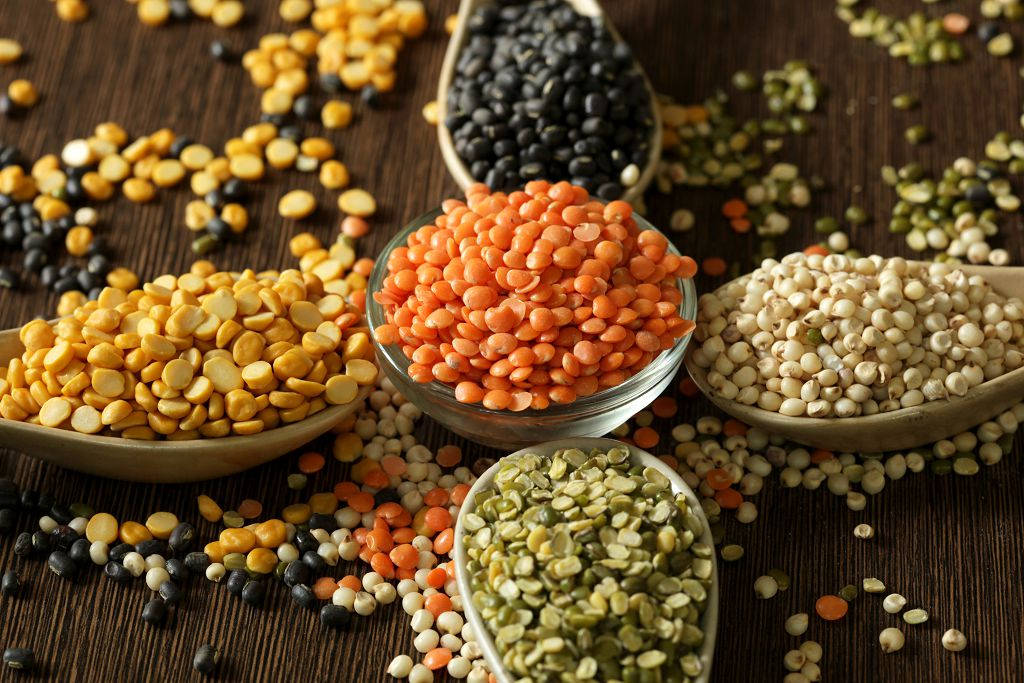 colorful lentils, legumes, wooden spoons, SD Desktop Wallpaper