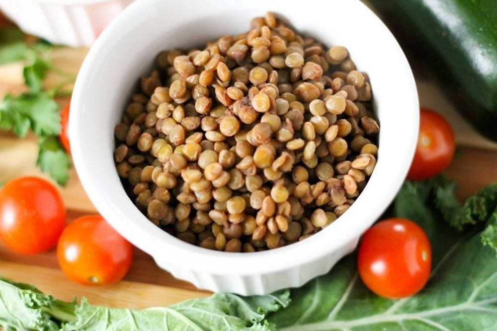 lentils, ramekin bowl, cherry tomatoes, SD Desktop Wallpaper