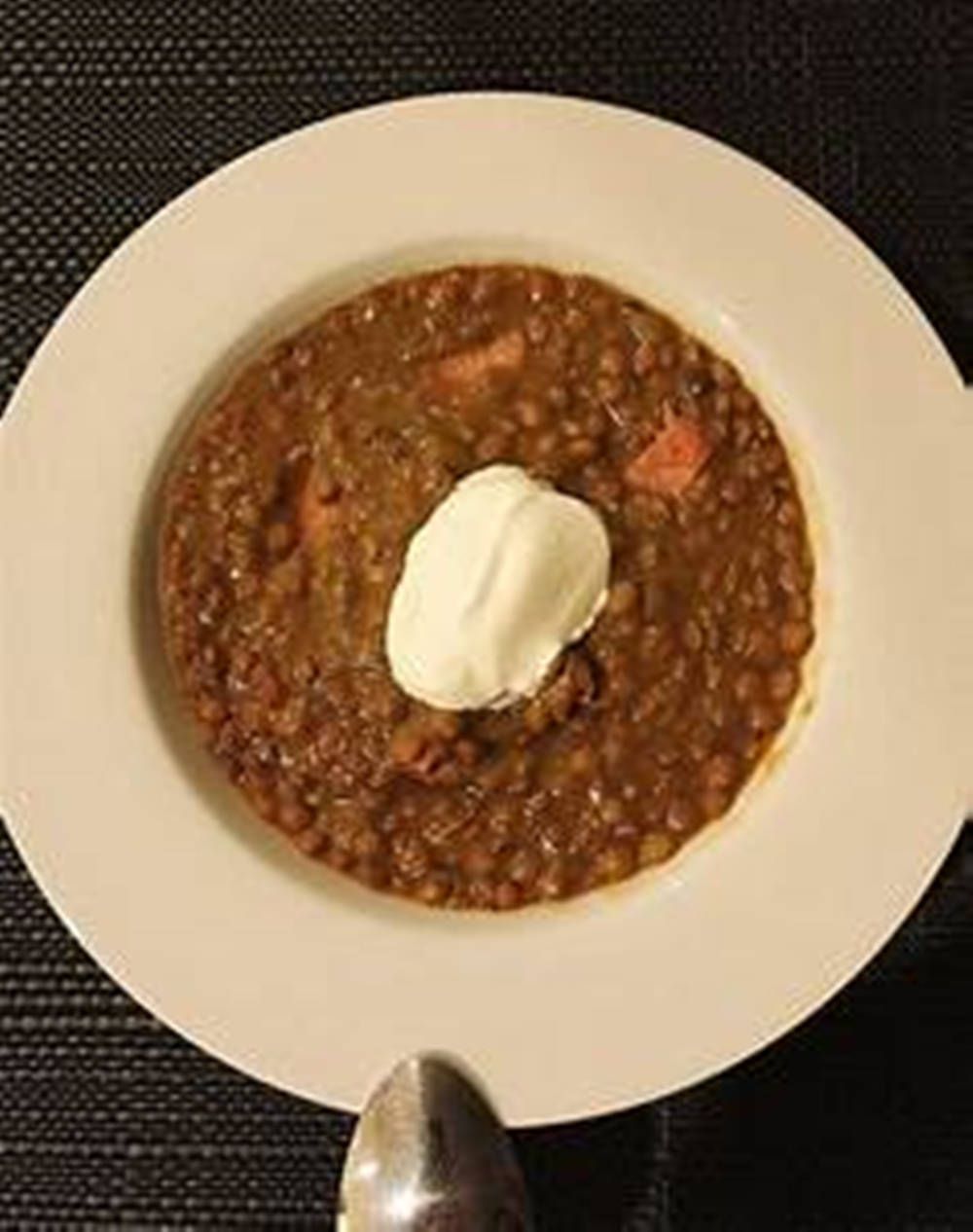lentil stew, white bowl, creamy yogurt, SD Phone Wallpaper