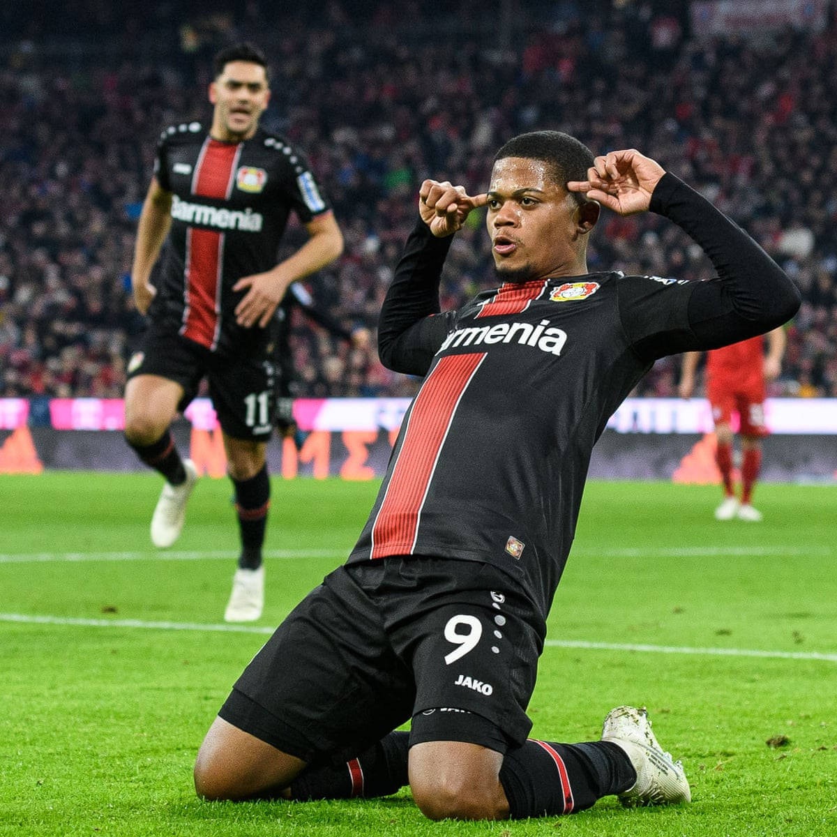 Leon Bailey, black and red jersey, grass, SD Desktop Wallpaper