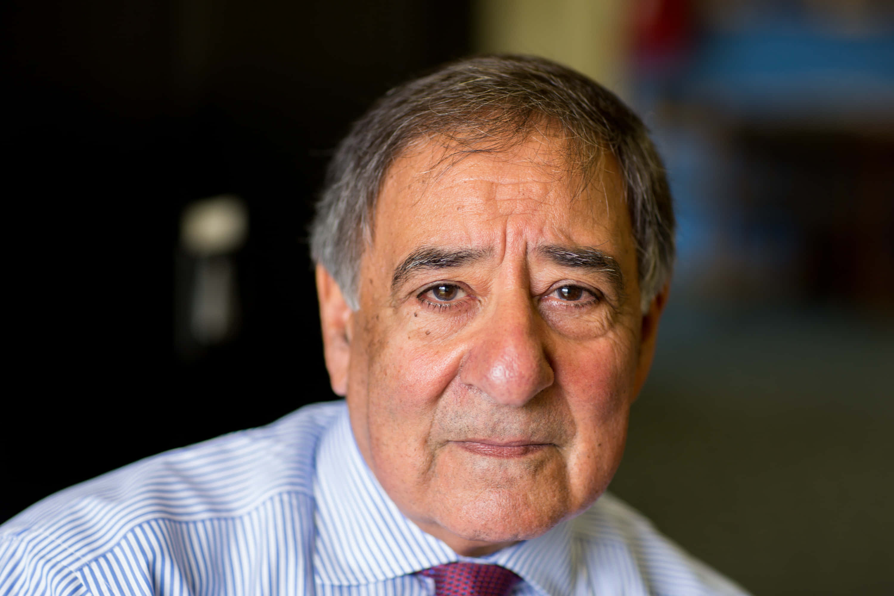 Leon Panetta, gray hair, striped shirt, 2K Desktop Wallpaper