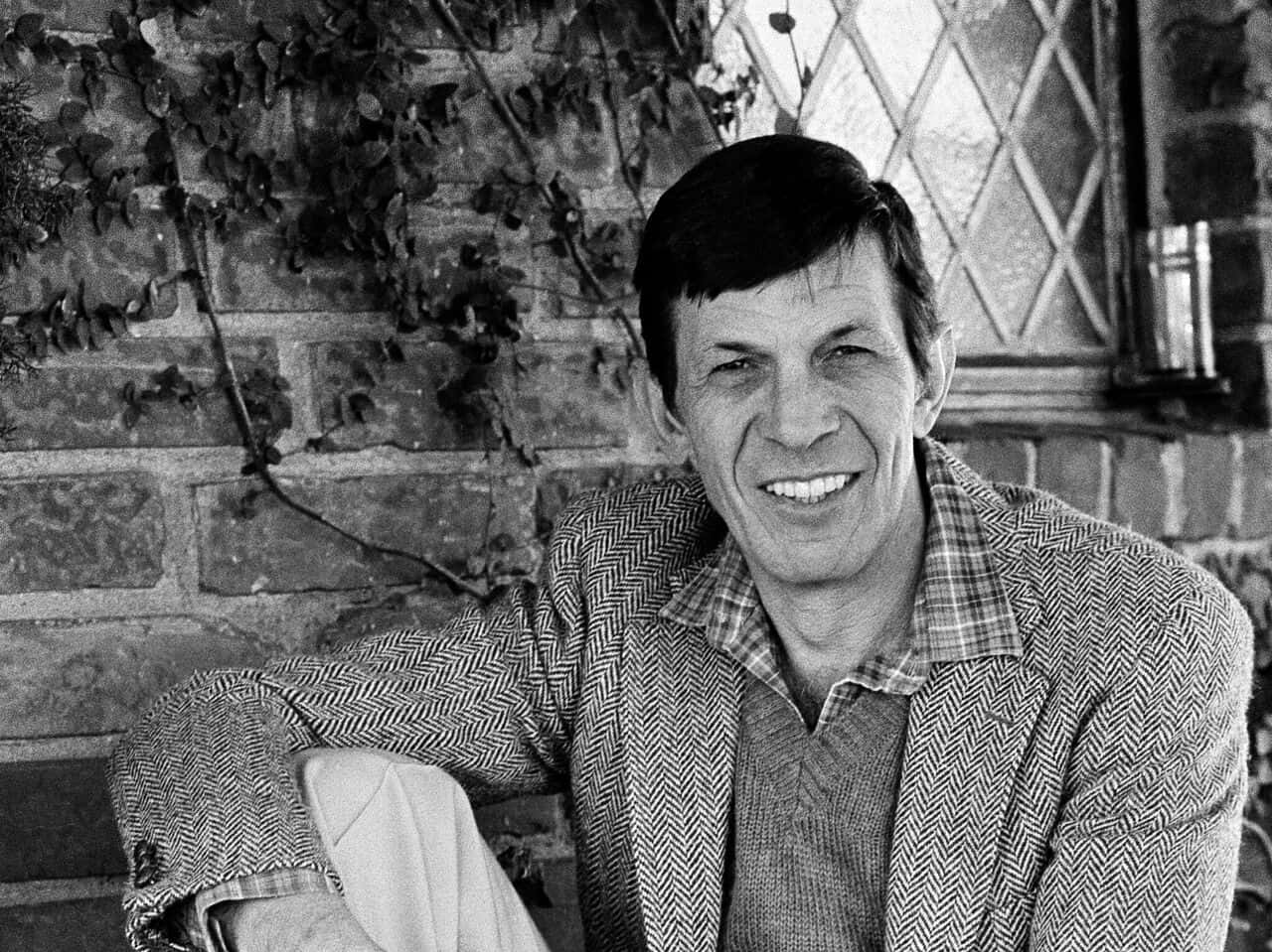 Leonard Nimoy, 1982, herringbone jacket, HD Desktop Wallpaper