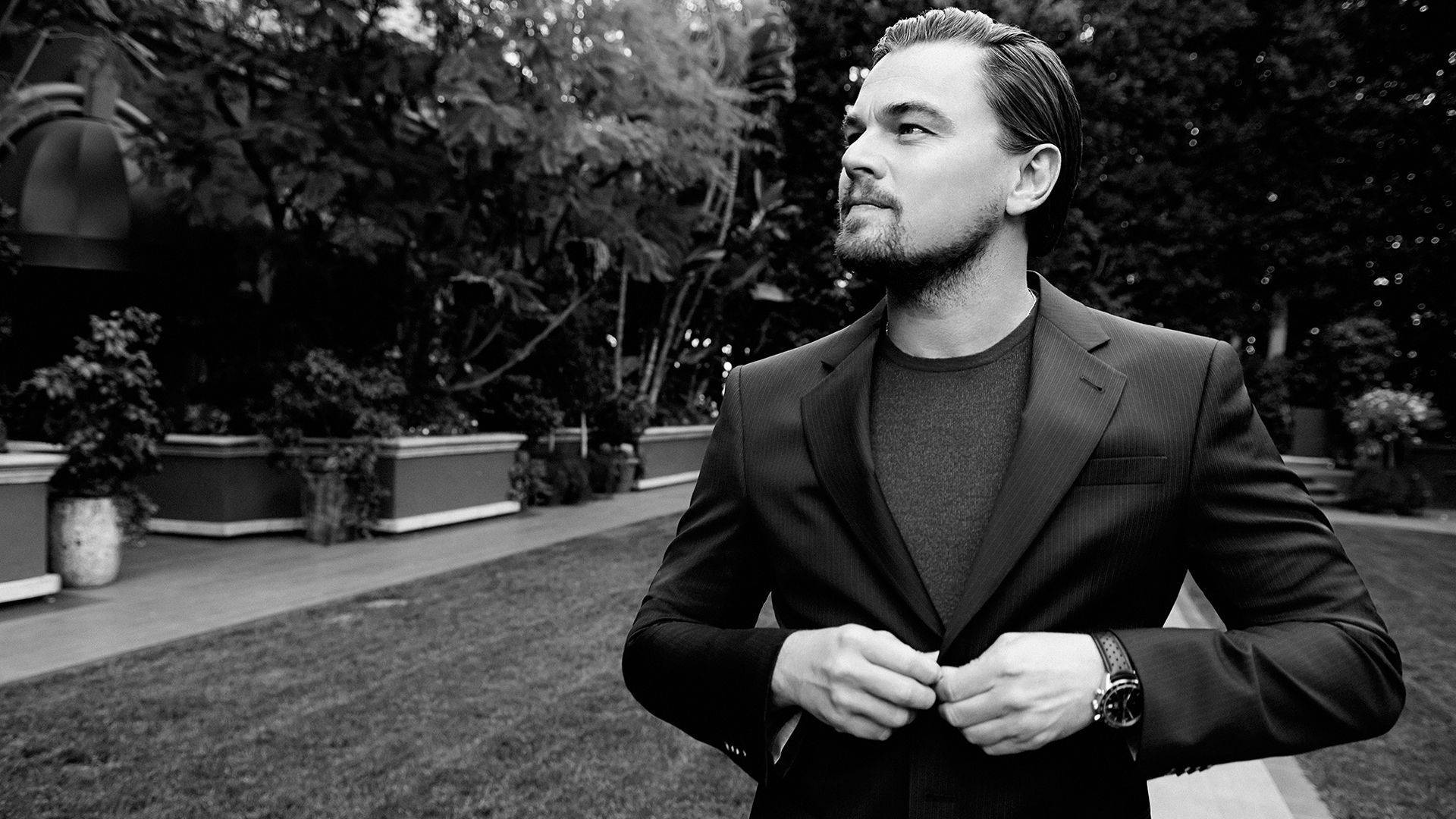 Leonardo DiCaprio, suit, black and white portrait, Full HD Desktop Wallpaper
