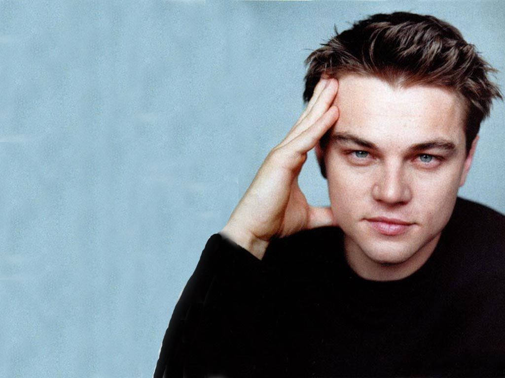 Leonardo DiCaprio, tousled hair, piercing blue eyes, SD Desktop Wallpaper