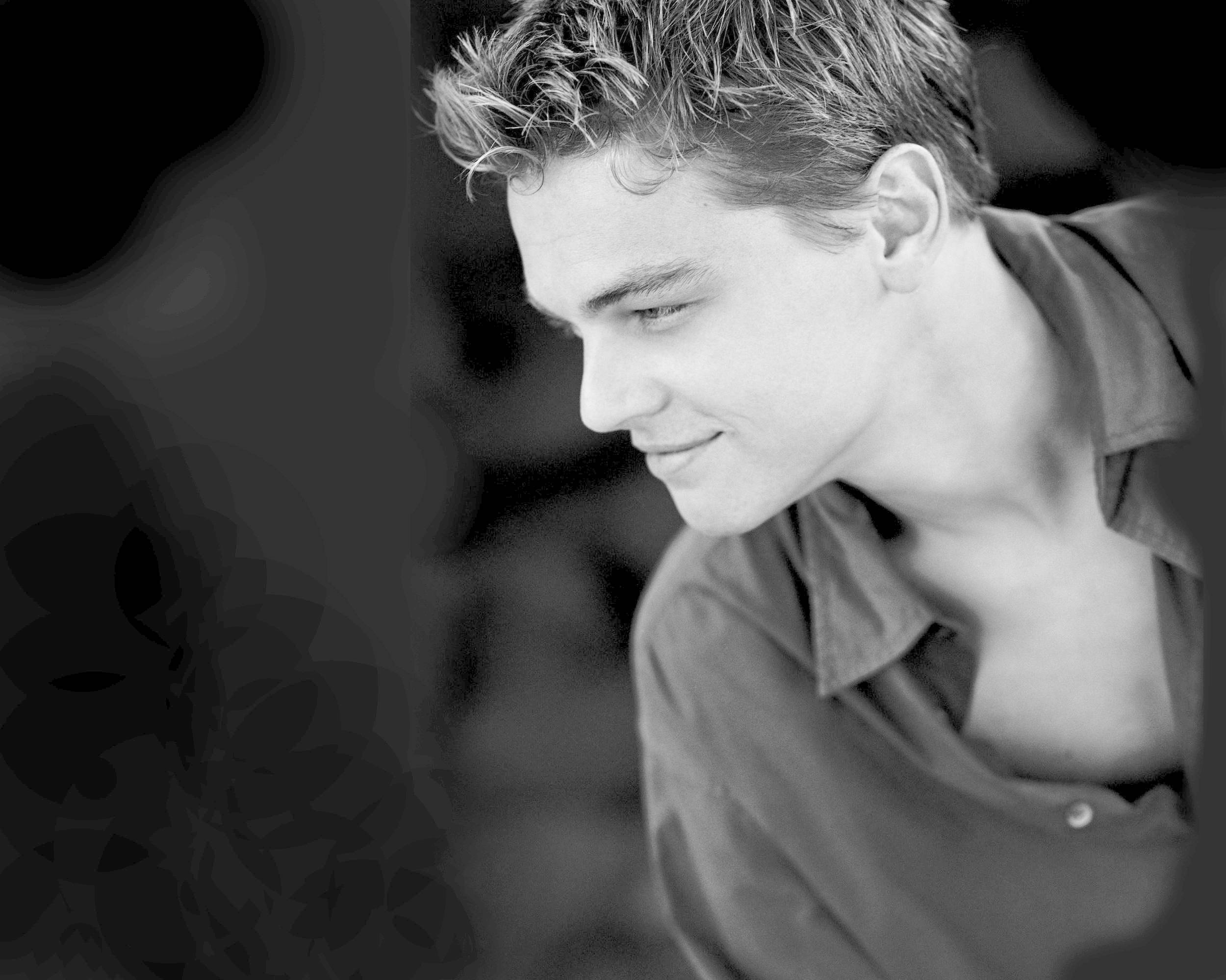 Leonardo DiCaprio, unbuttoned shirt, black and white portrait, Full HD Desktop Wallpaper