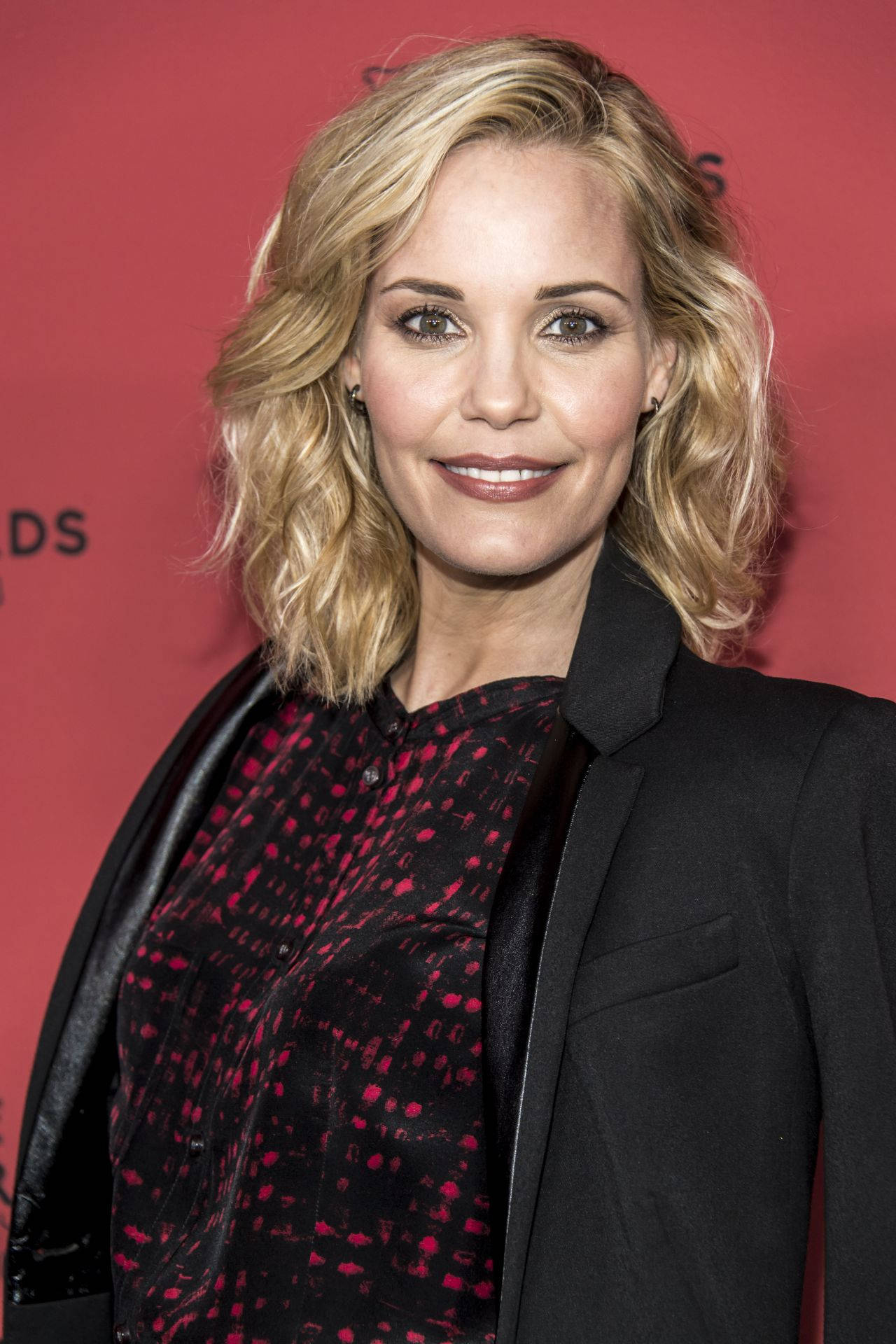 Leslie Bibb, red carpet, movie premiere, Full HD Phone Wallpaper