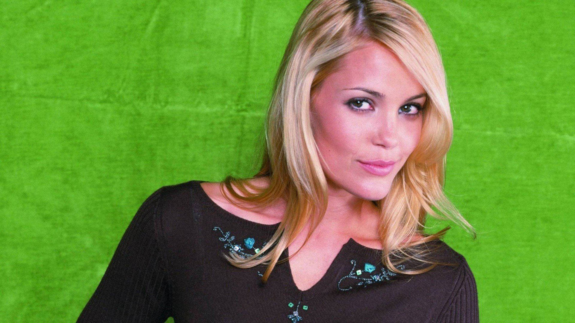 Leslie Bibb, black top, blue embroidery, Full HD Desktop Wallpaper
