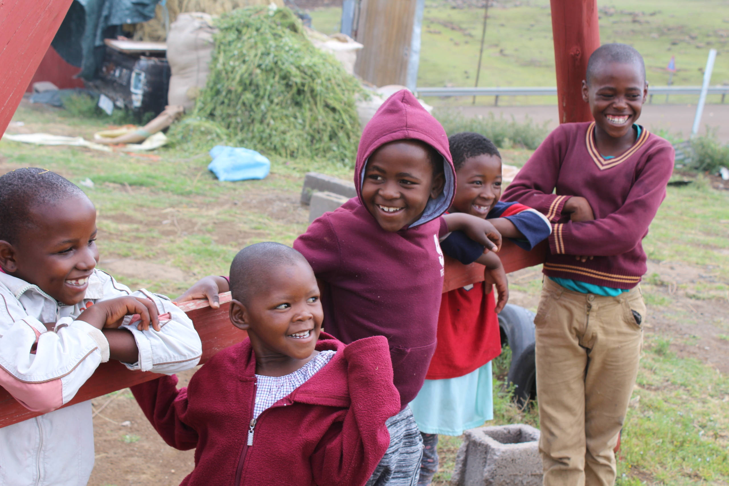 Lesotho, African children, maroon and red clothing, 2K Desktop Wallpaper