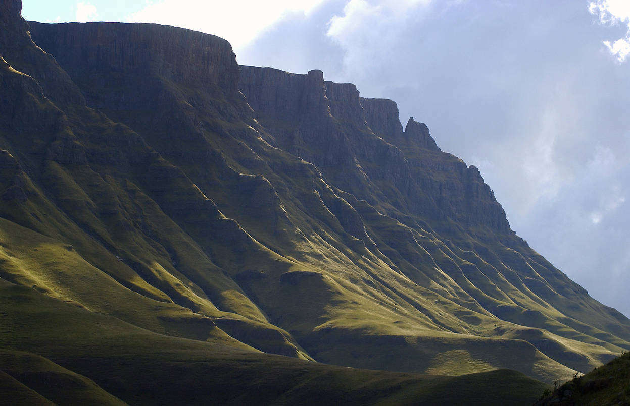 Lesotho, tall steep mountains, grassy slopes, SD Desktop Wallpaper