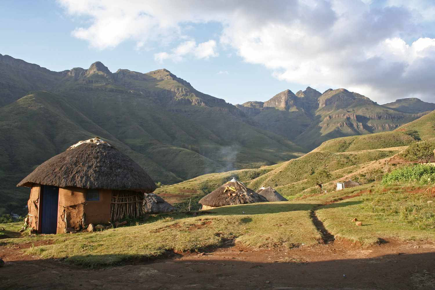 Lesotho, circular mountain hut, thatched huts, HD Desktop Wallpaper