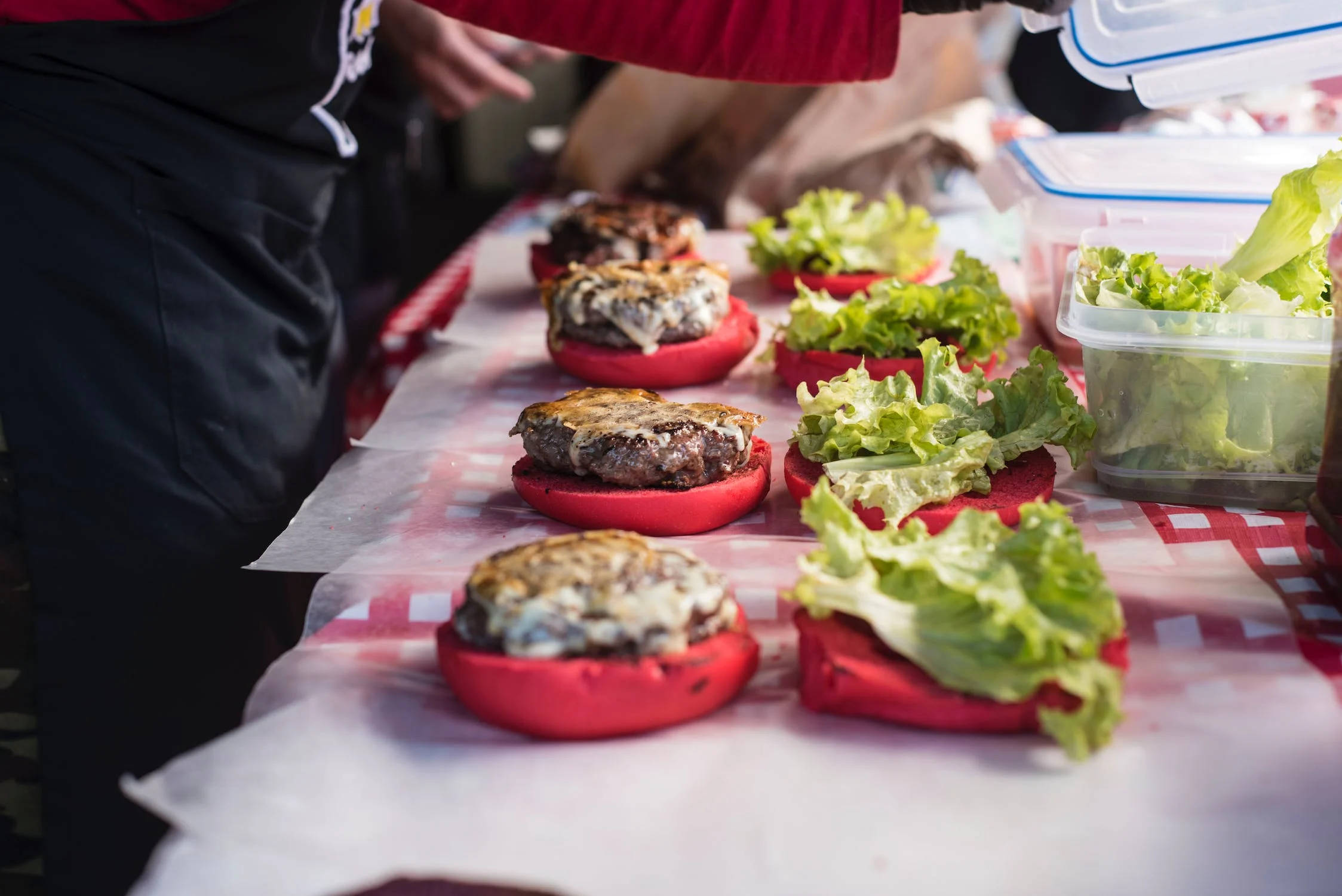 red hamburgers, crisp lettuce, red buns, Full HD Desktop Wallpaper