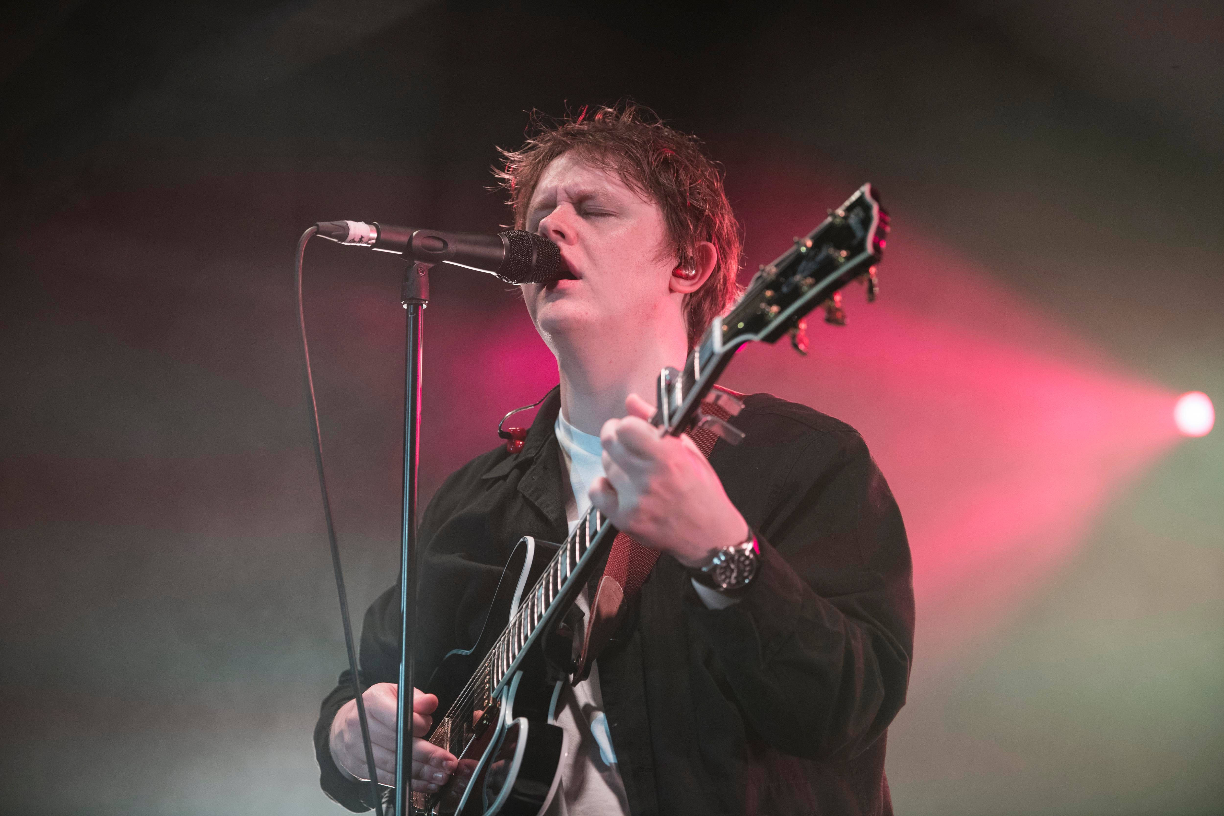 Lewis Capaldi, stage performance, electric guitar, 4K Desktop Wallpaper